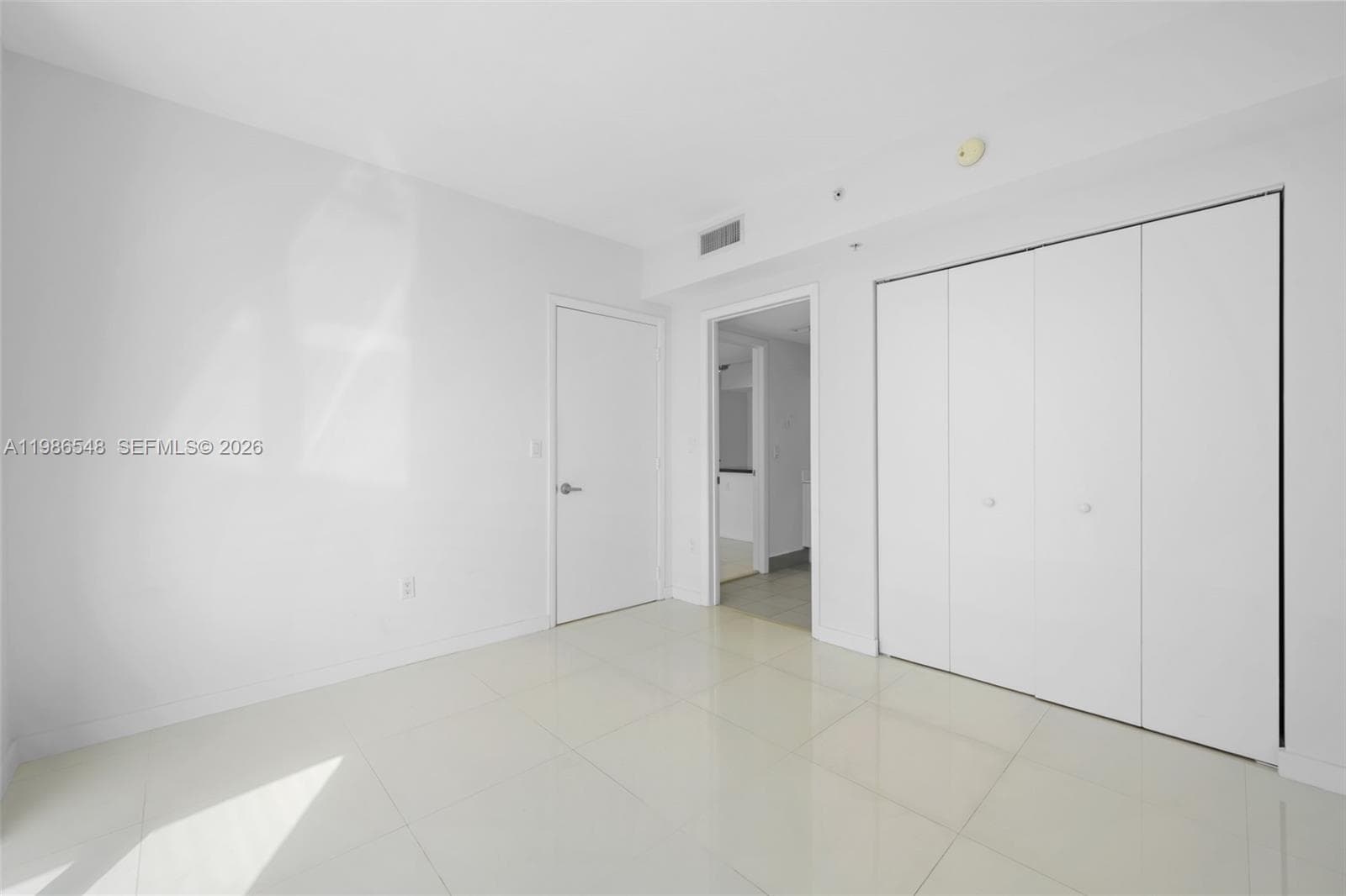 92 SW 3rd St 3902 photo 17