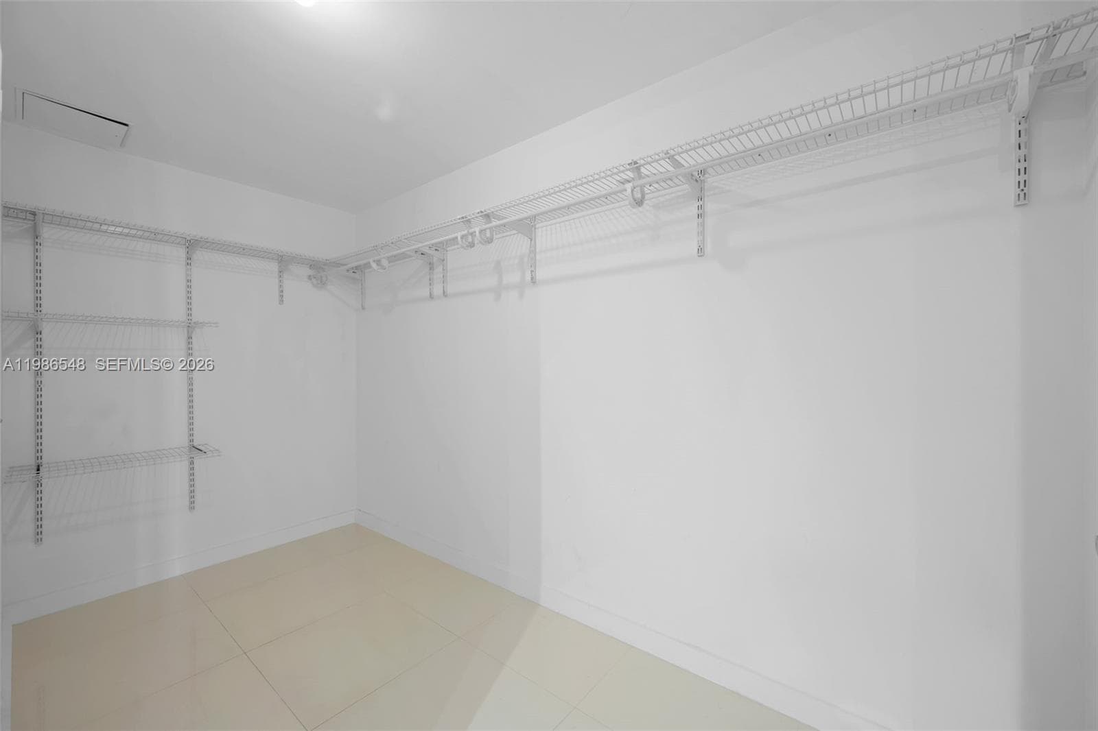92 SW 3rd St 3902 photo 14