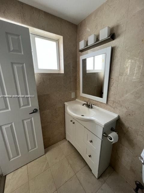 462 Golden Isles Dr 202 photo 17