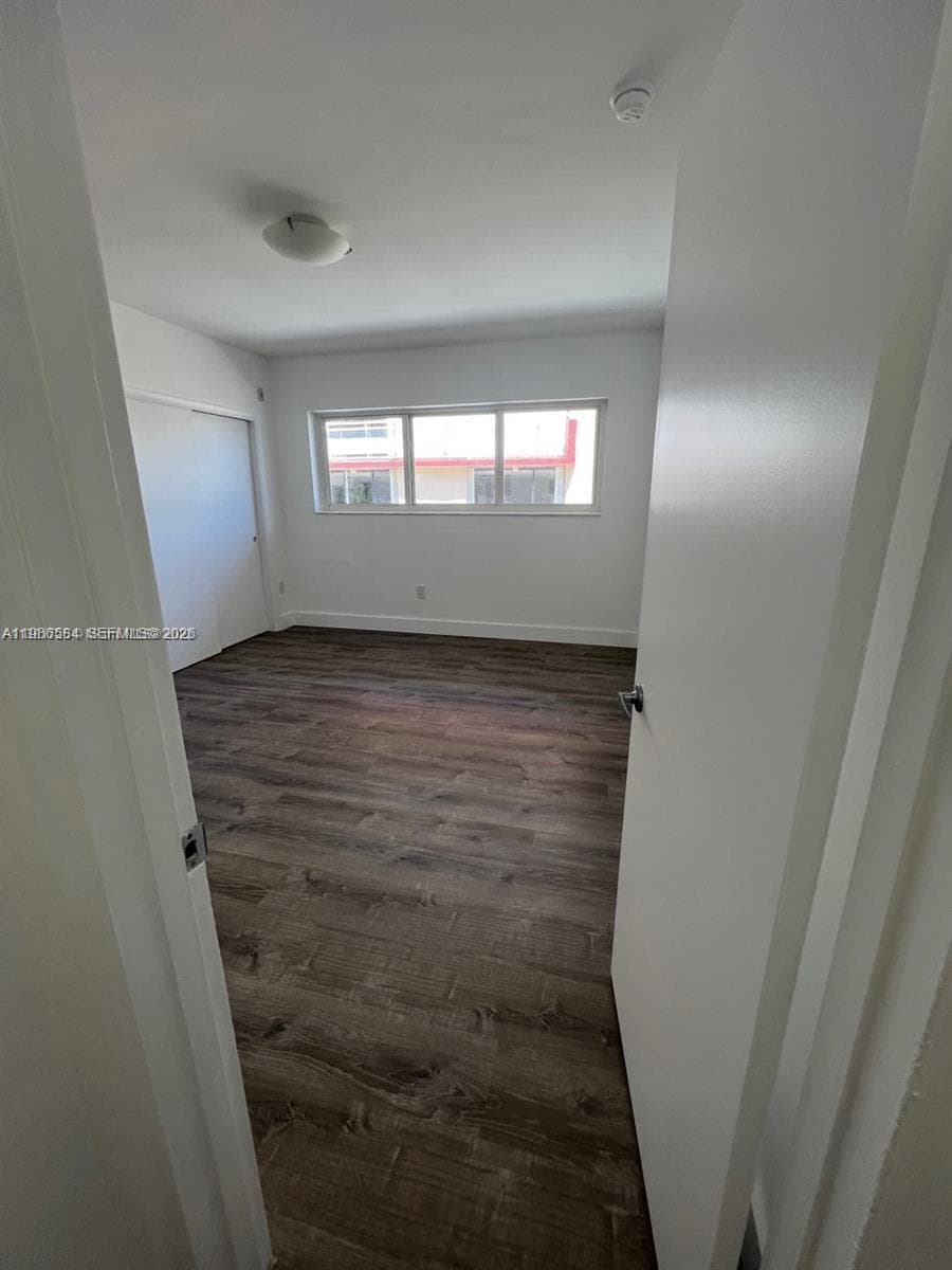 462 Golden Isles Dr 202 photo 10