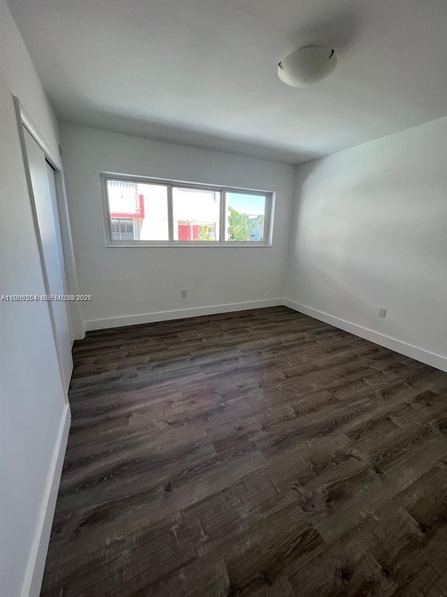 462 Golden Isles Dr 202 photo 15