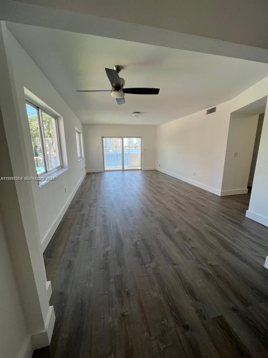 462 Golden Isles Dr 202 photo 8