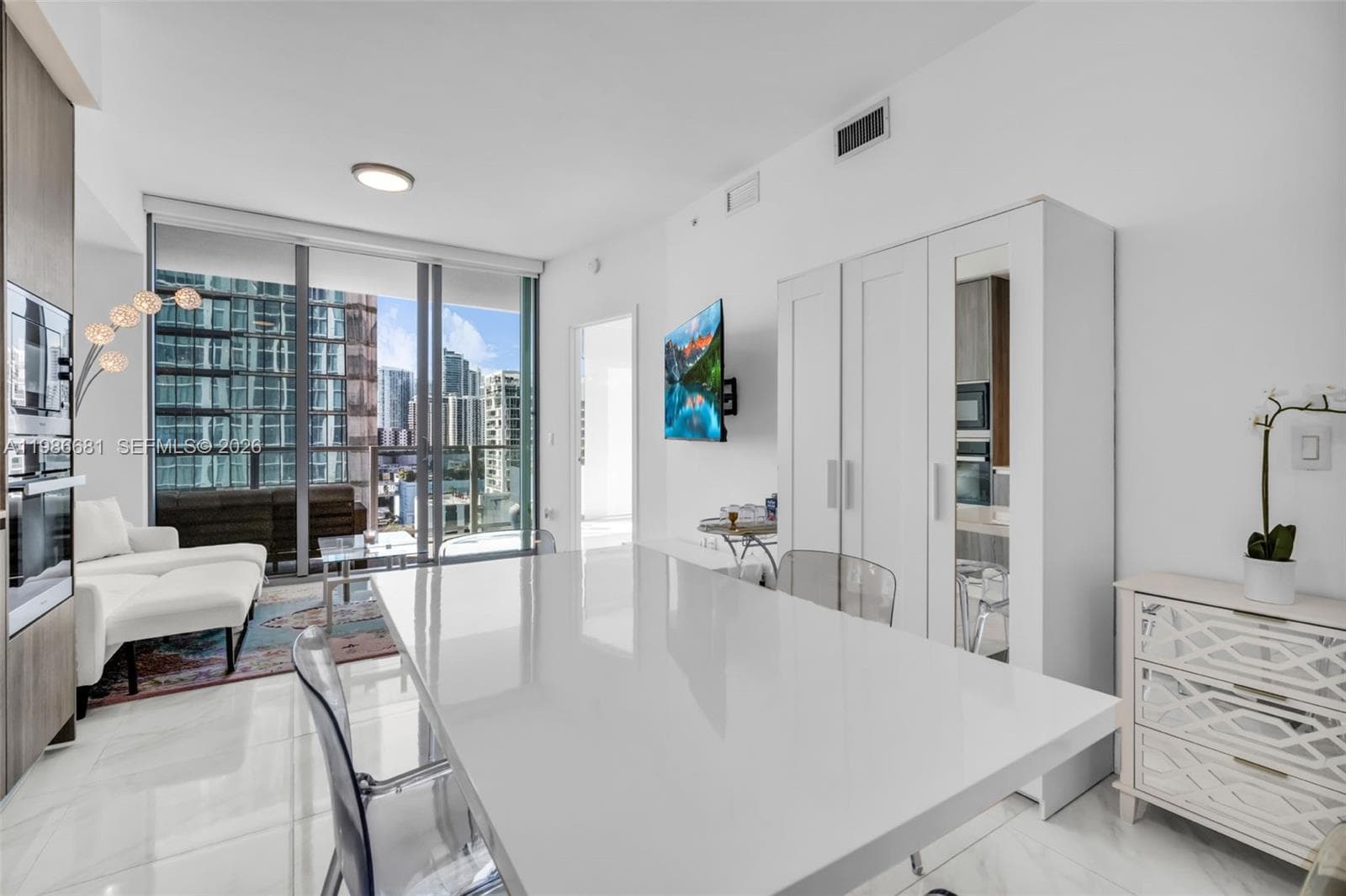 2900 7th Ave 1408 photo 7