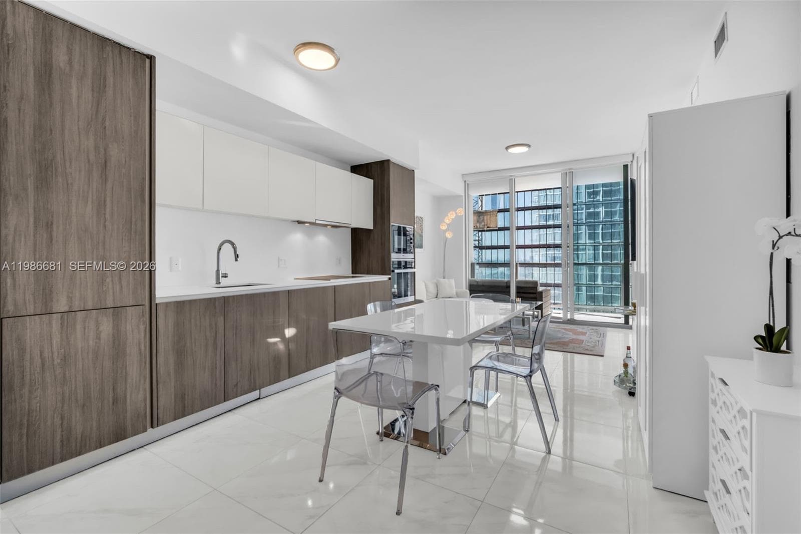 2900 7th Ave 1408 photo 9