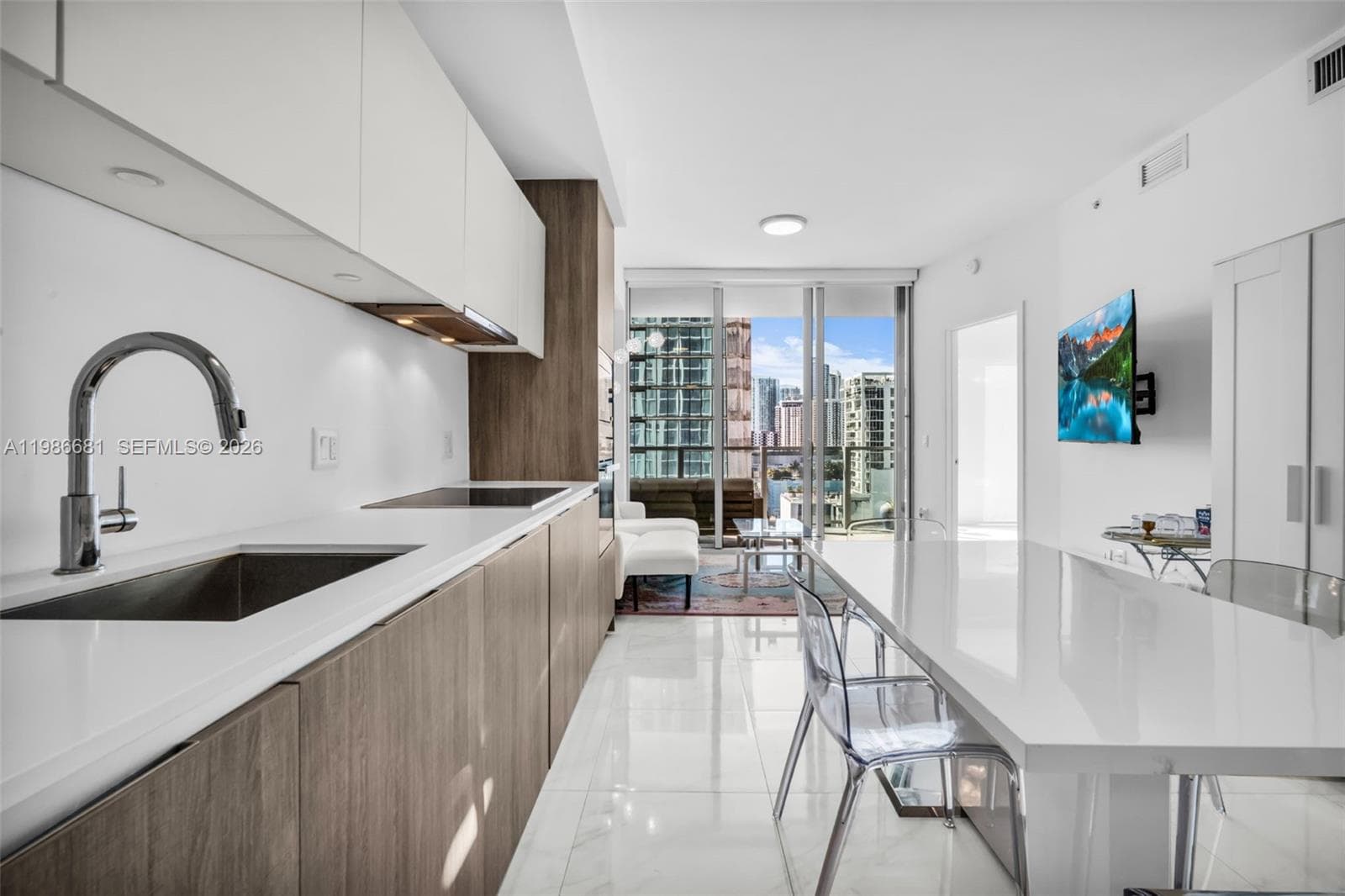 2900 7th Ave 1408 photo 10