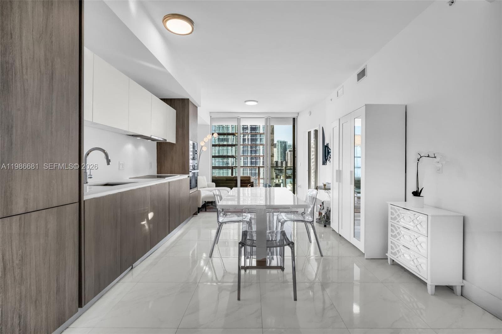 2900 7th Ave 1408 photo 11