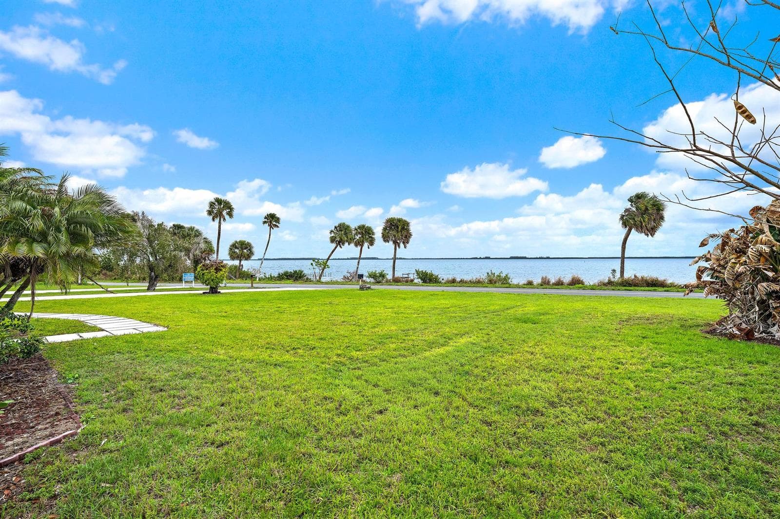 6205 S Indian River Drive photo 7