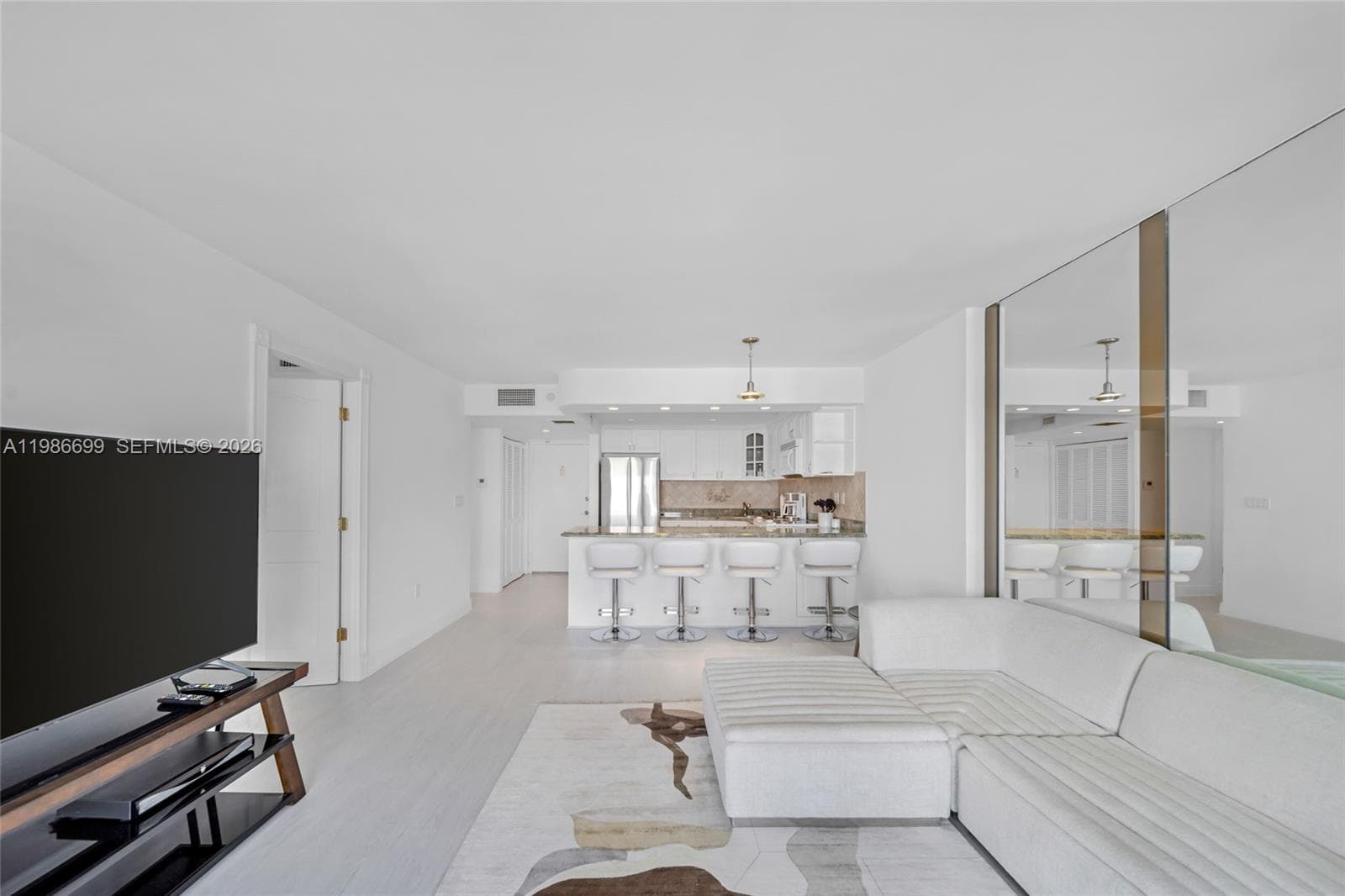 465 Ocean Dr 1102 photo 7