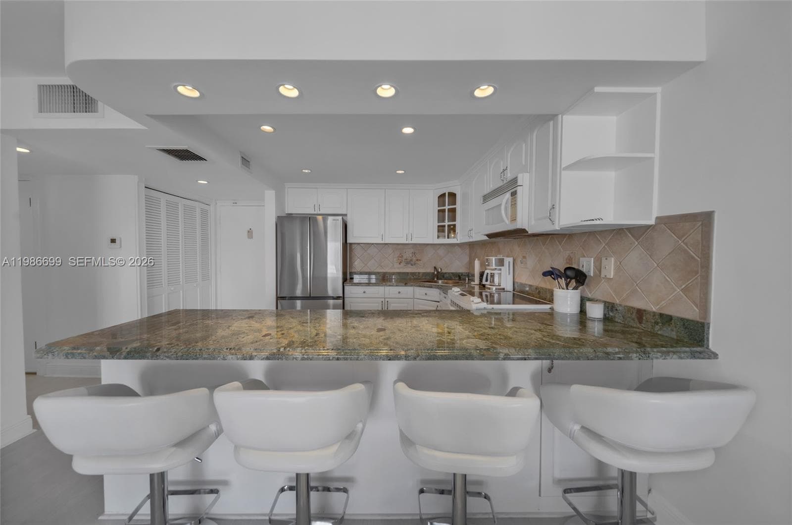 465 Ocean Dr 1102 photo 3