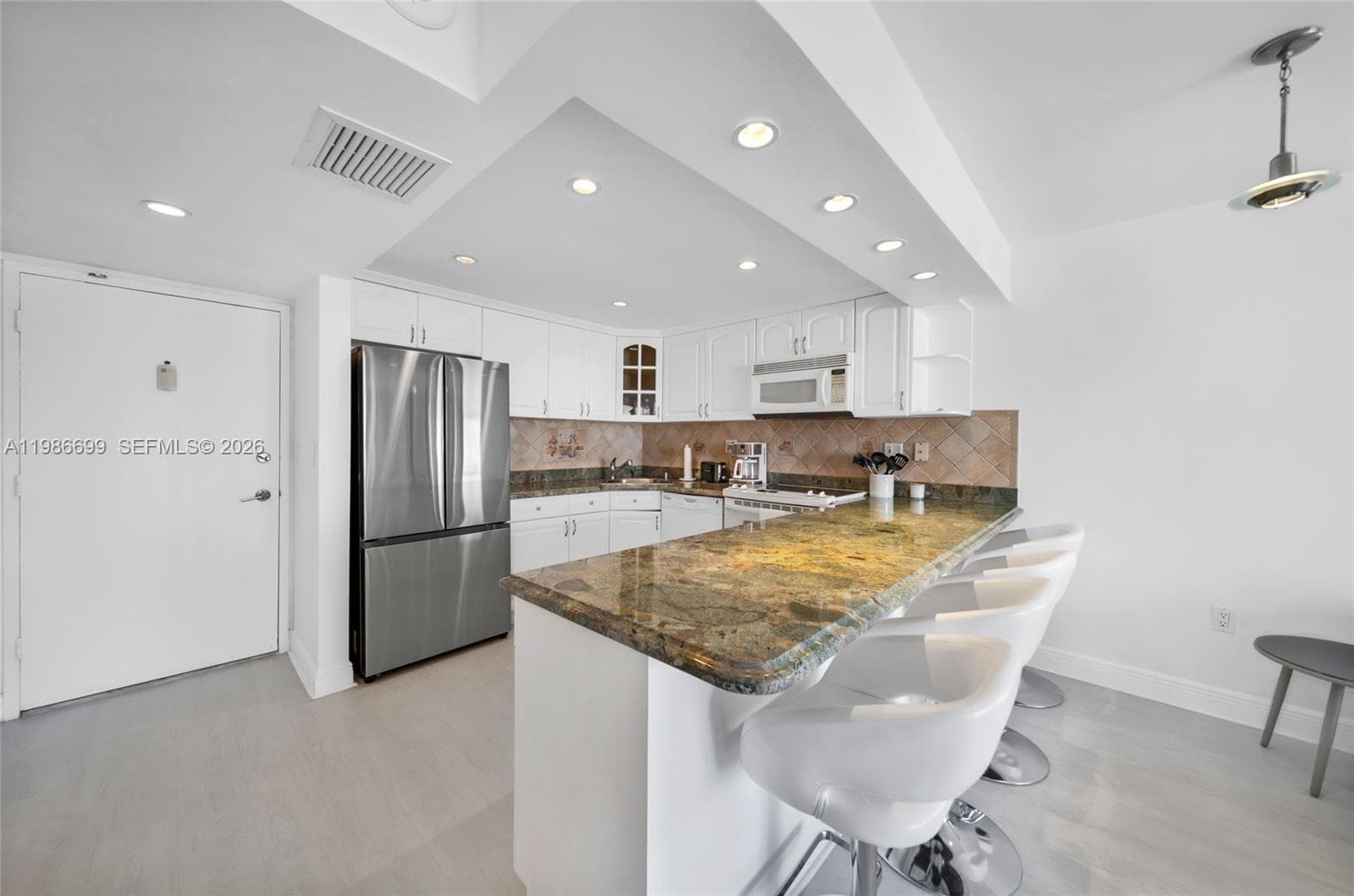 465 Ocean Dr 1102 photo 9