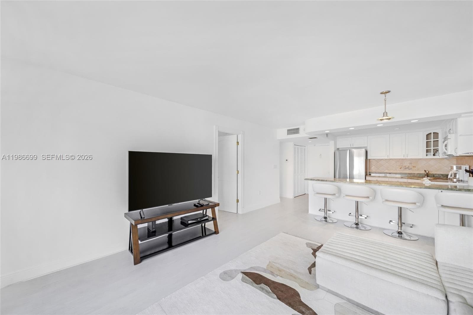 465 Ocean Dr 1102 photo 8