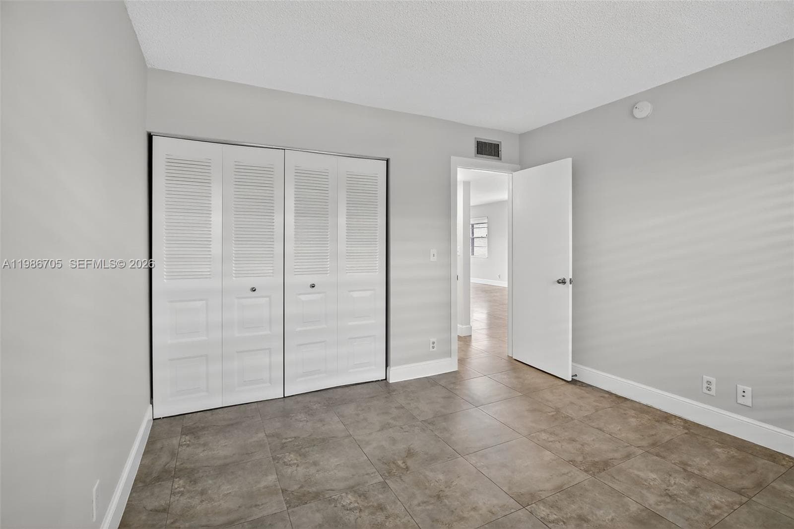 3050 16th Ave 407 photo 11