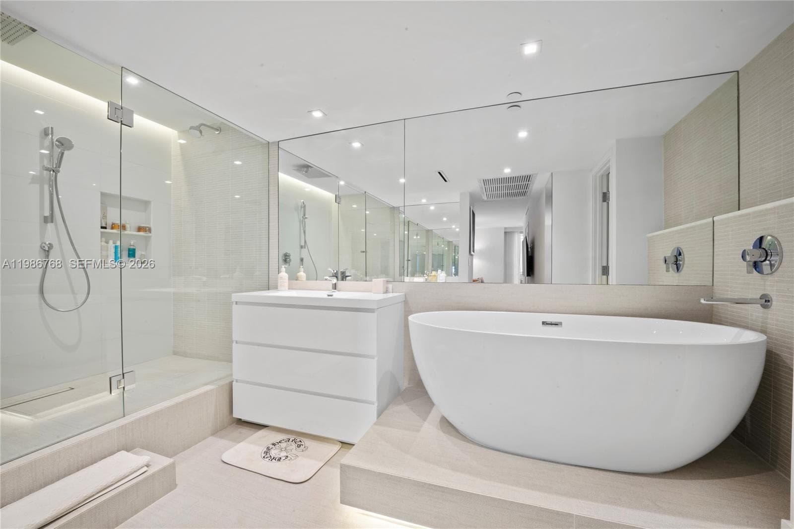 2301 Collins Ave 624 photo 10