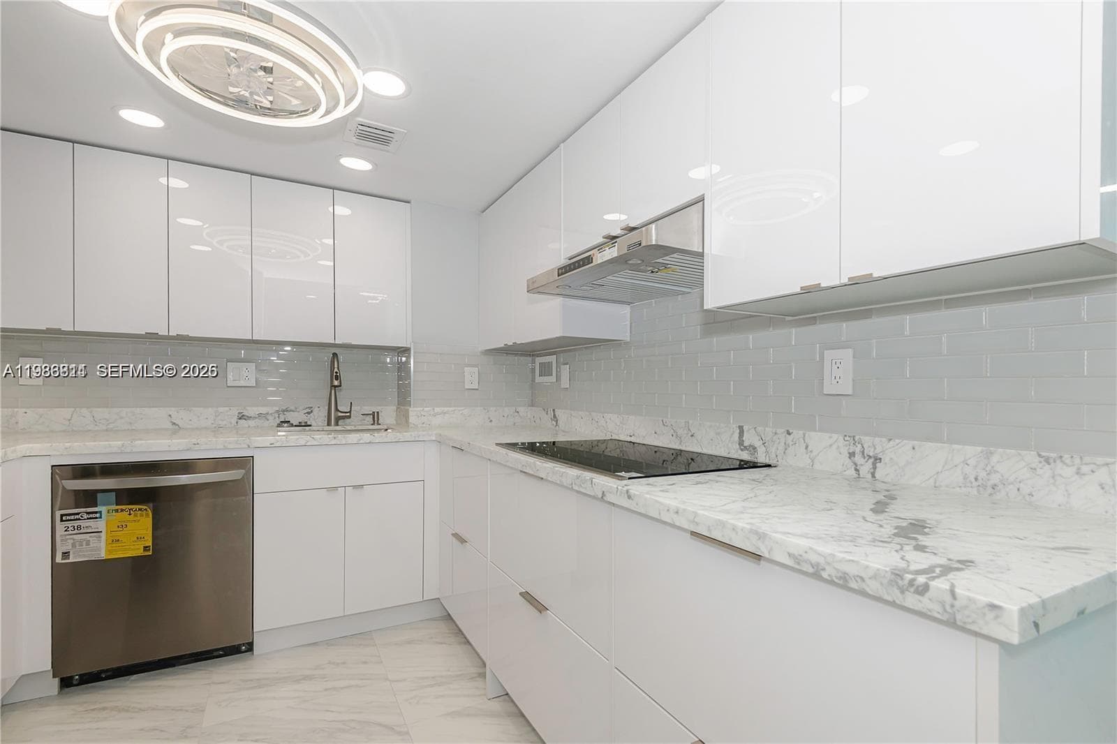 3180 Ocean Dr 706 photo 9