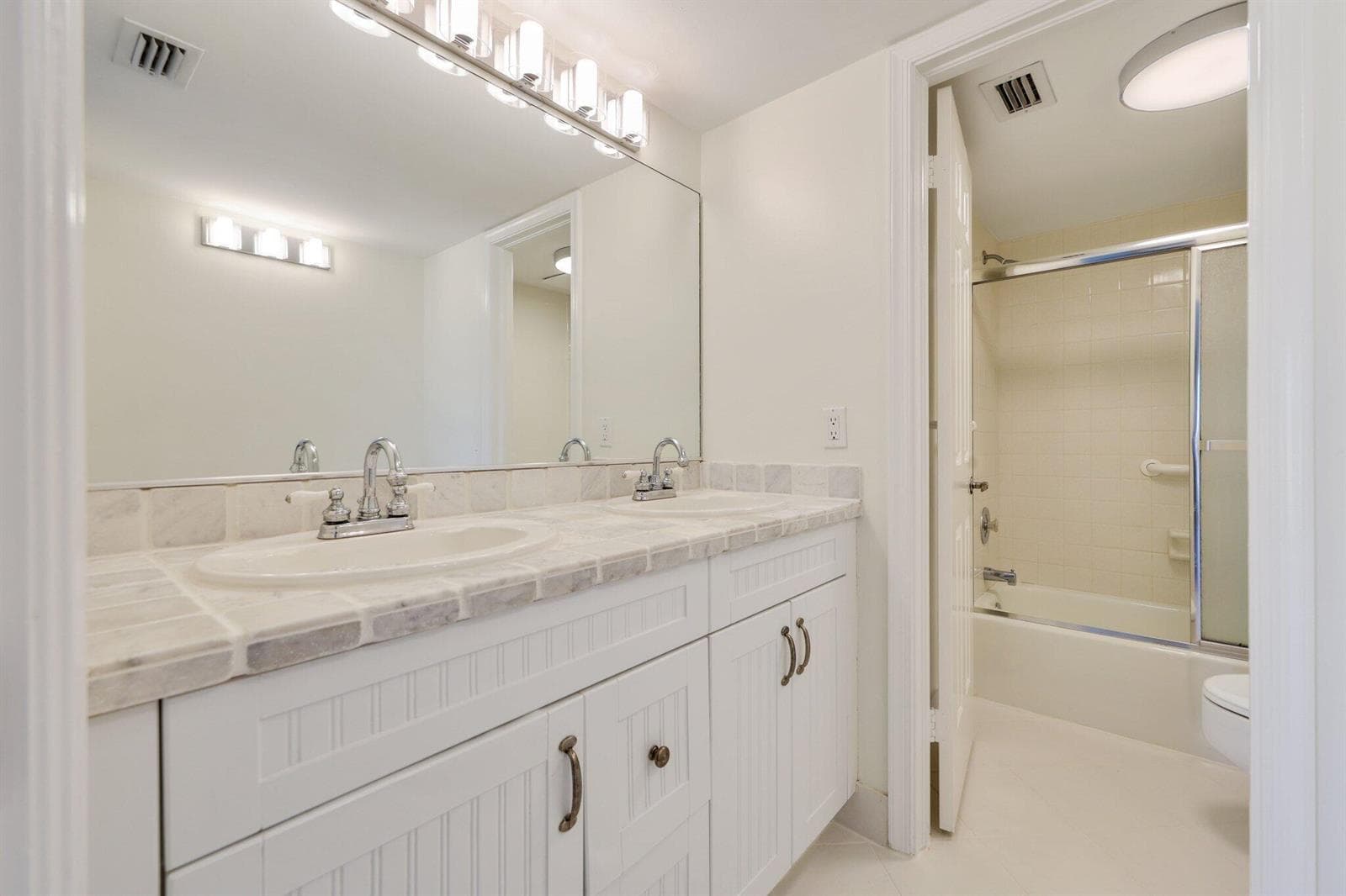 200 Intracoastal Place 206 photo 13