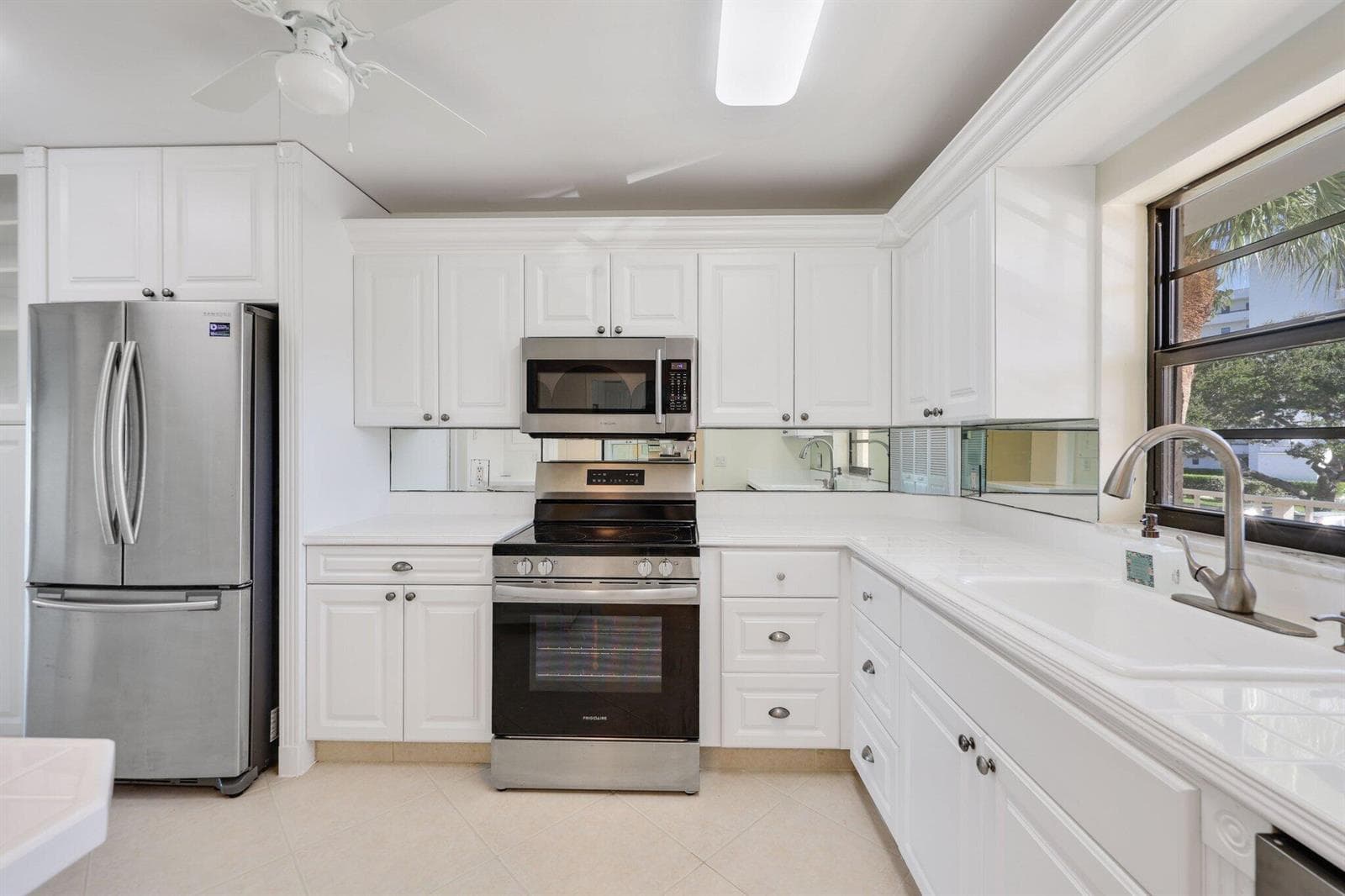 200 Intracoastal Place 206 photo 4