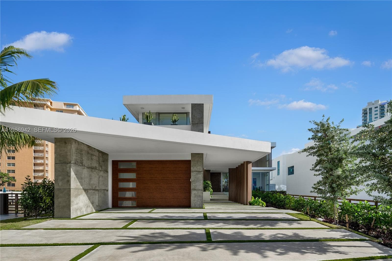 501 Palm Dr photo 7