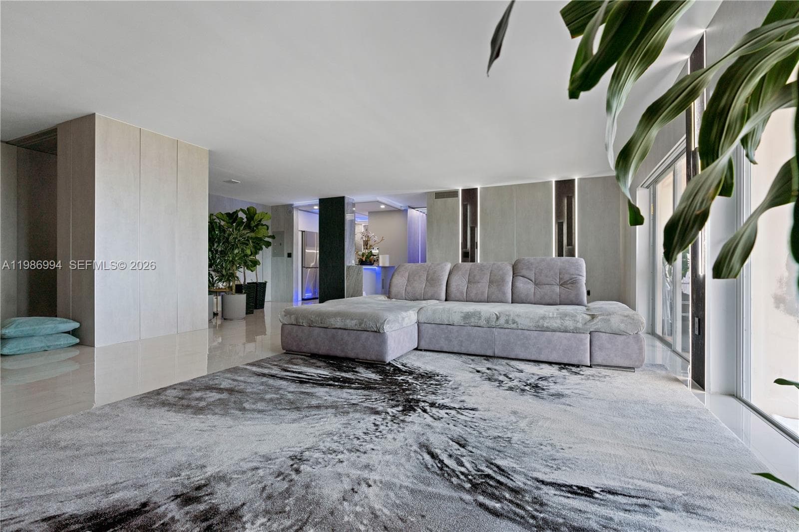 400 Kings Point Dr 822-23 photo 2