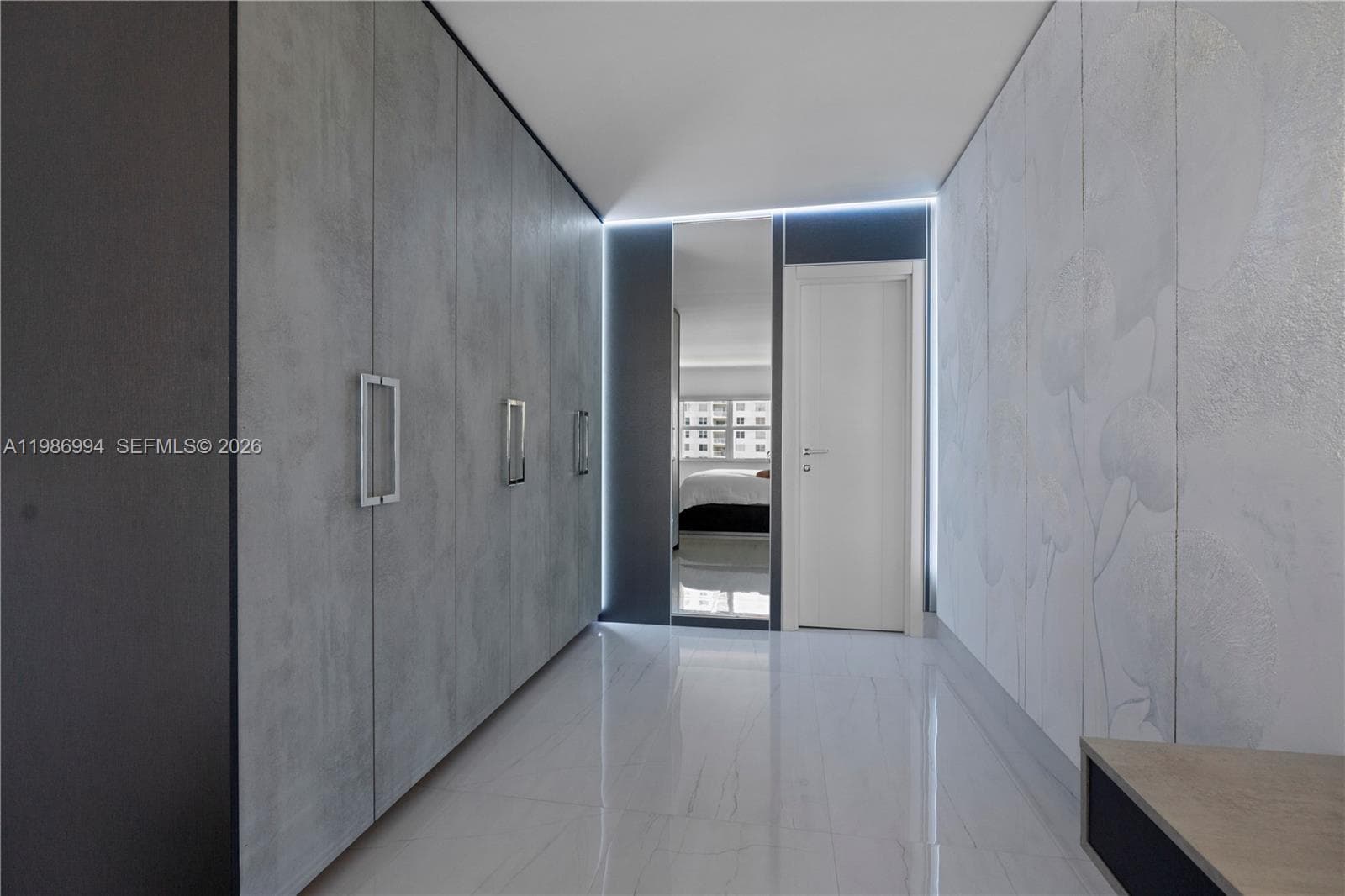 400 Kings Point Dr 822-23 photo 17