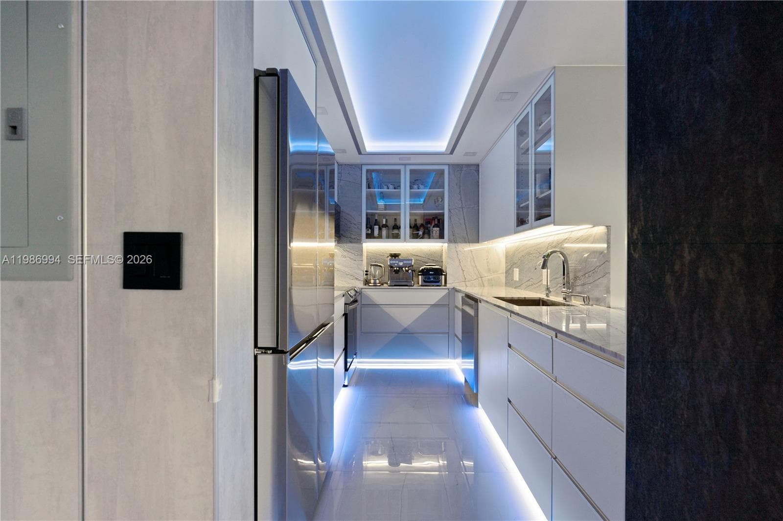 400 Kings Point Dr 822-23 photo 15