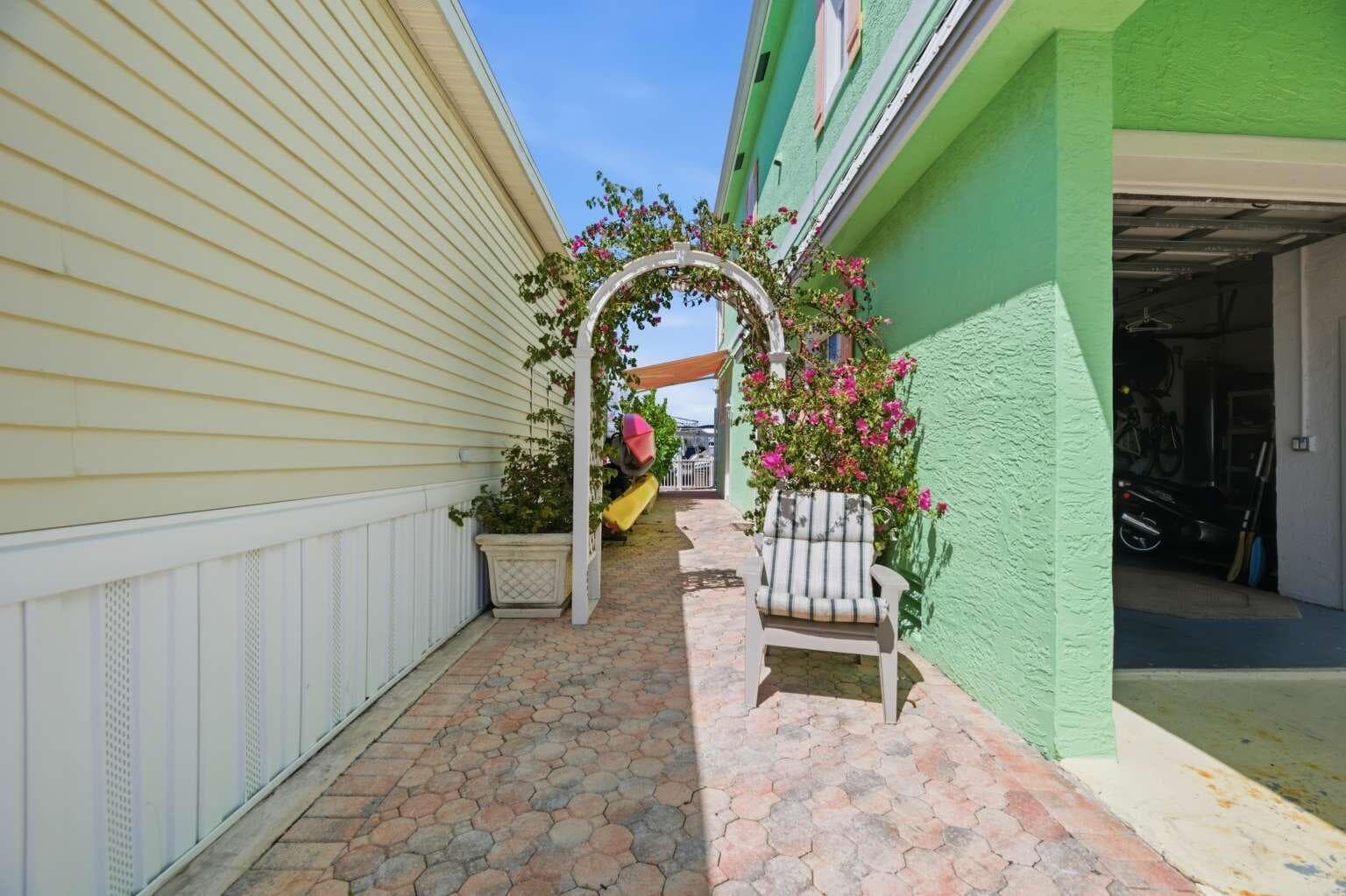 10701 S Ocean Drive 817 photo 2