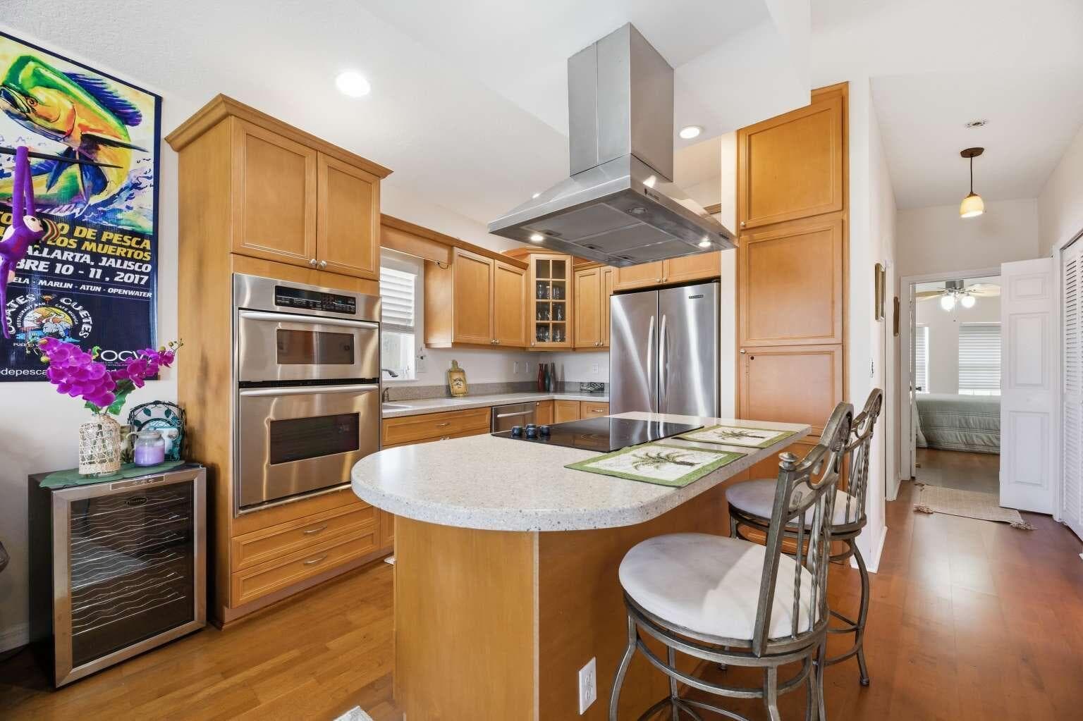 10701 S Ocean Drive 817 photo 11
