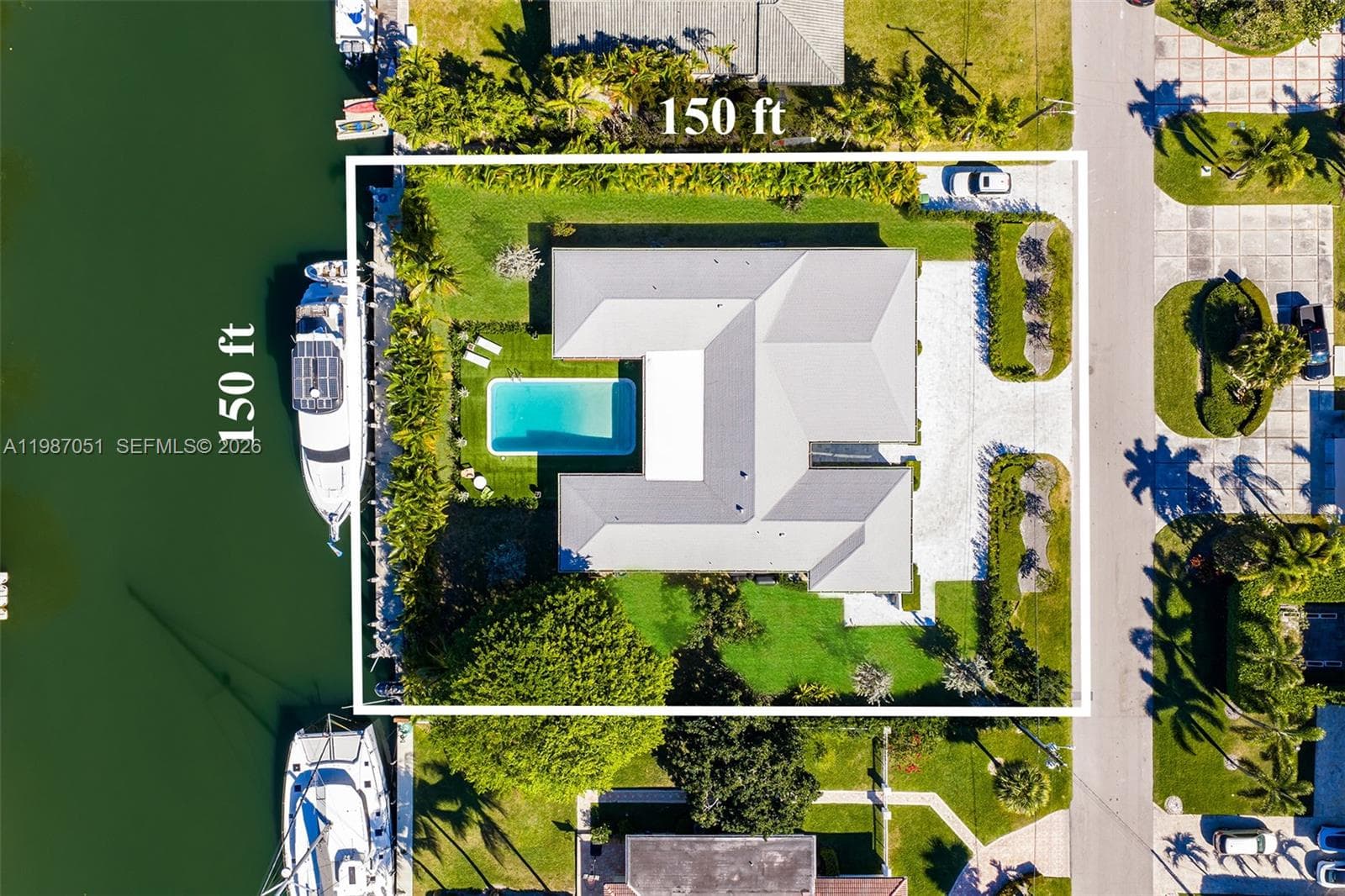 424 Alamanda Dr photo 1
