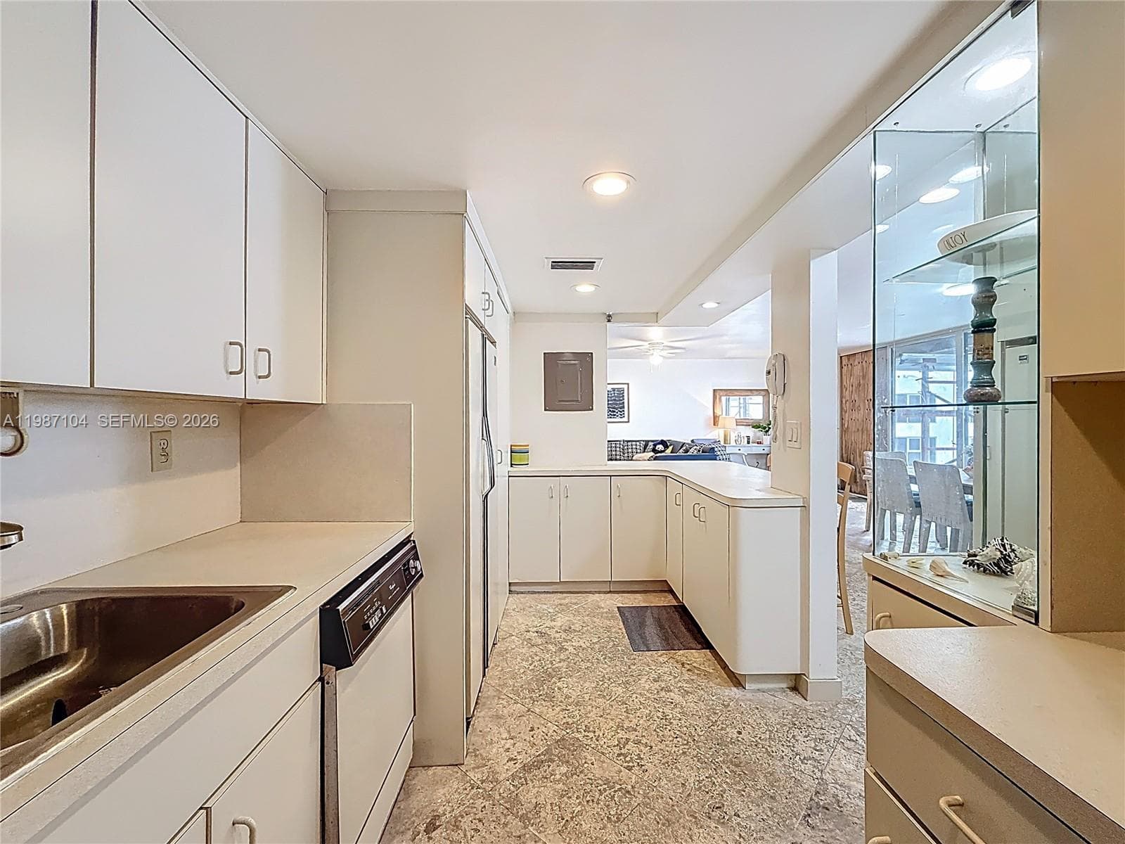 6061 Collins Ave 12D photo 12