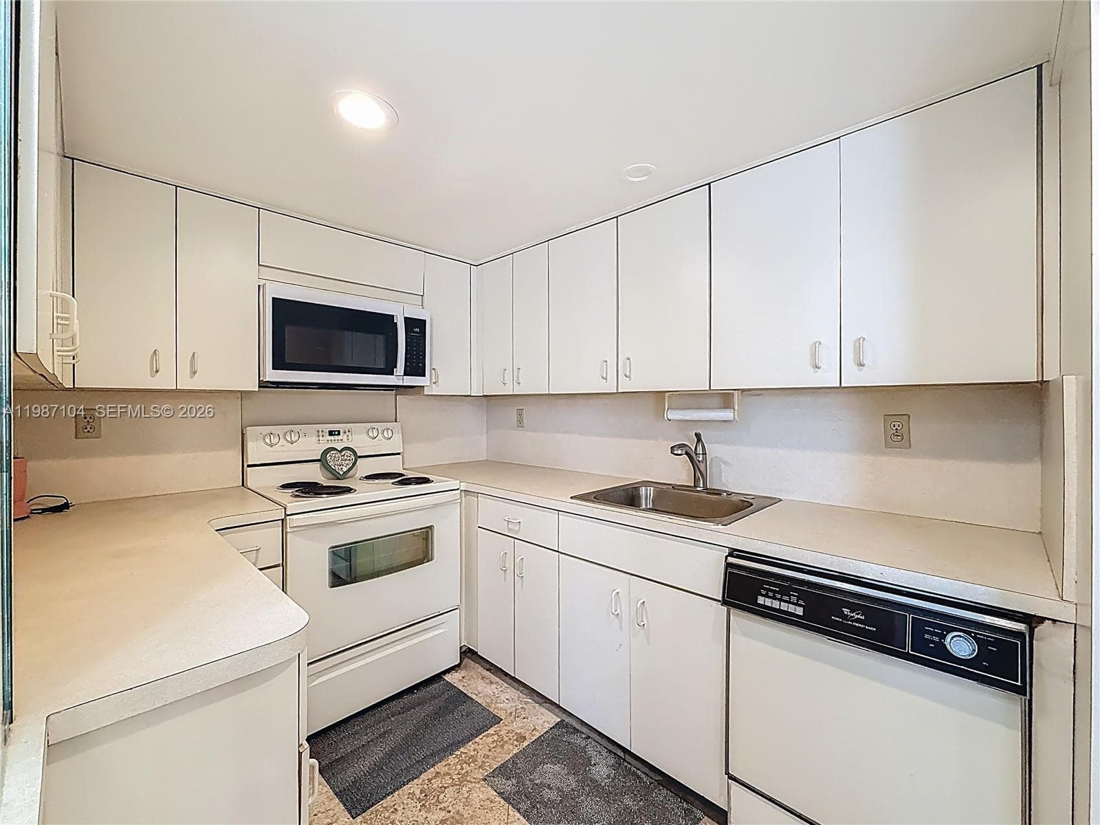 6061 Collins Ave 12D photo 11