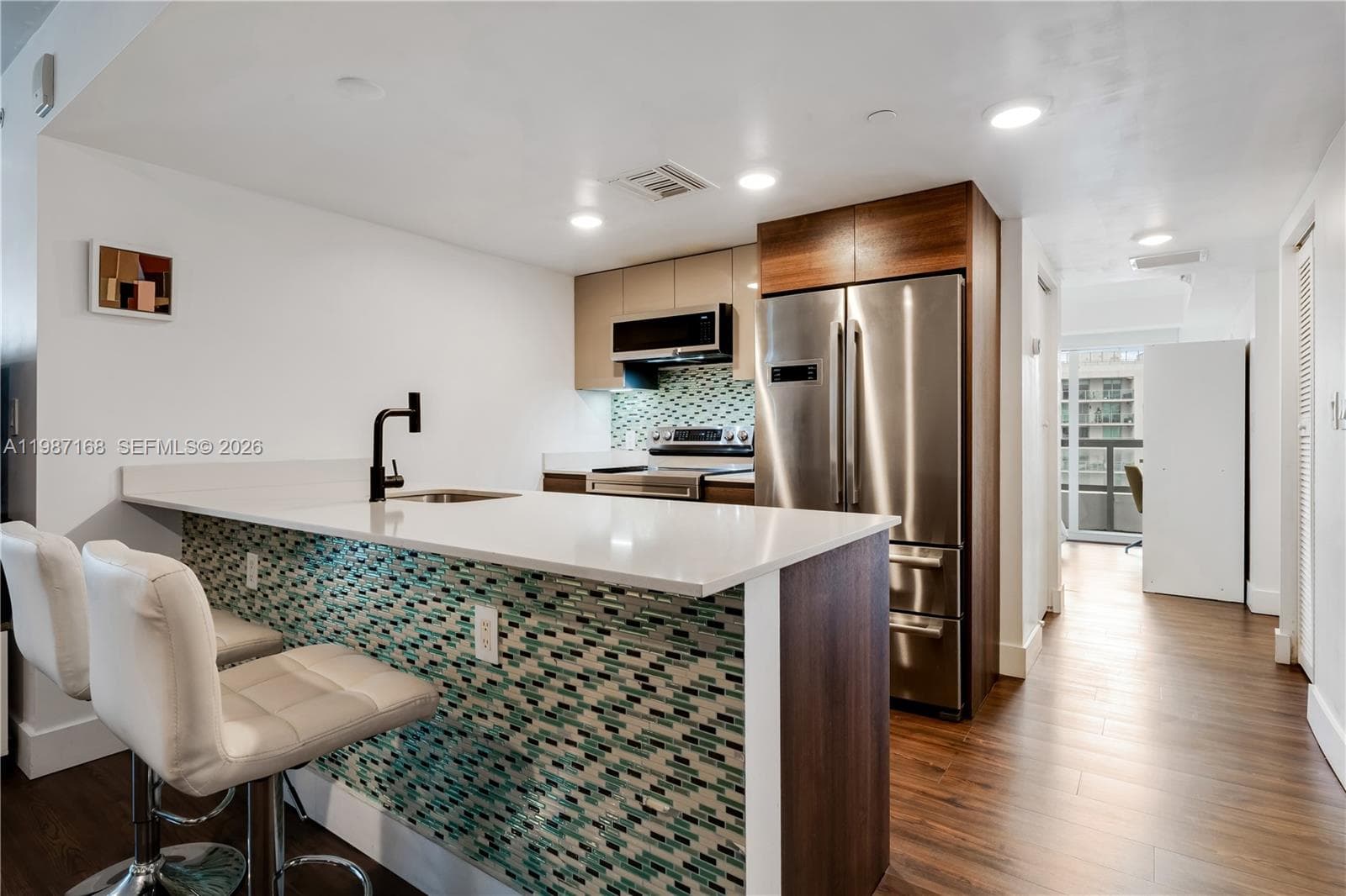 9261 Bay Harbor Dr 607 photo 3