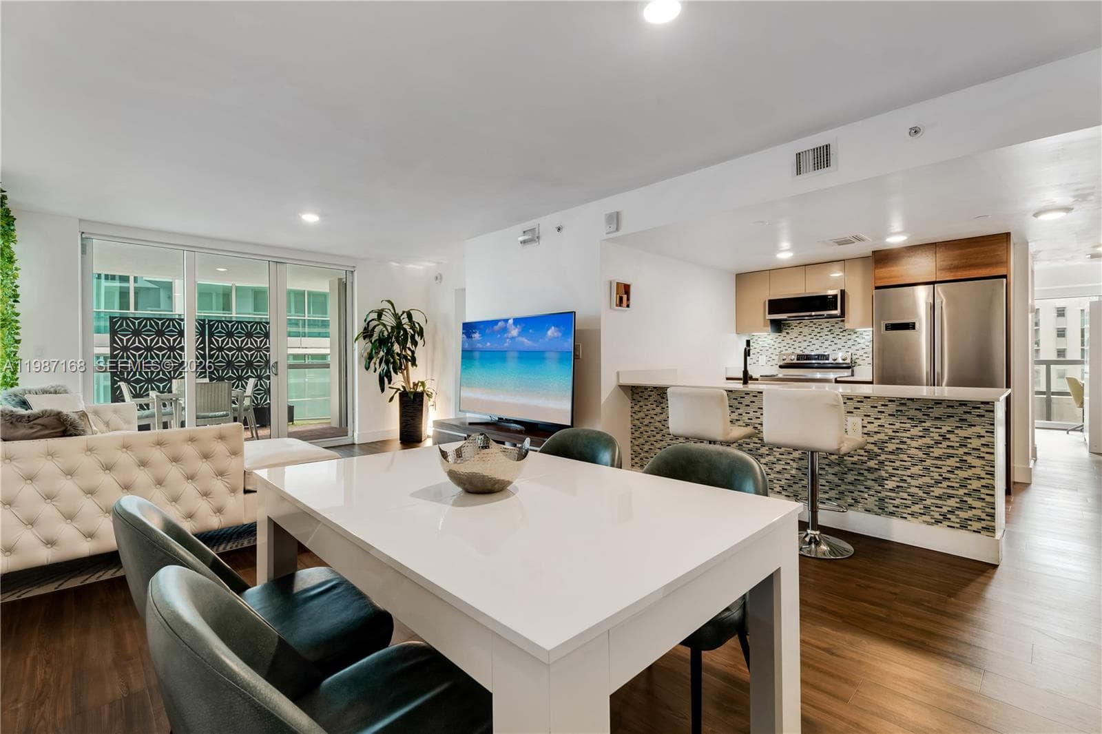 9261 Bay Harbor Dr 607 photo 5