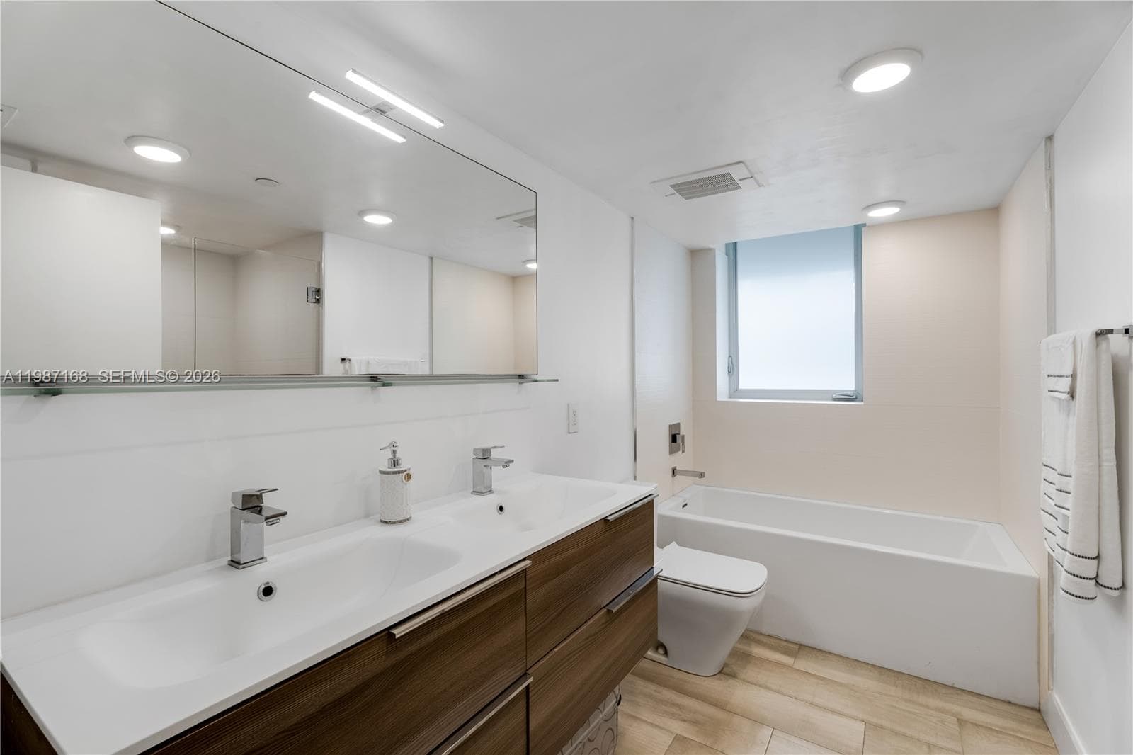 9261 Bay Harbor Dr 607 photo 25