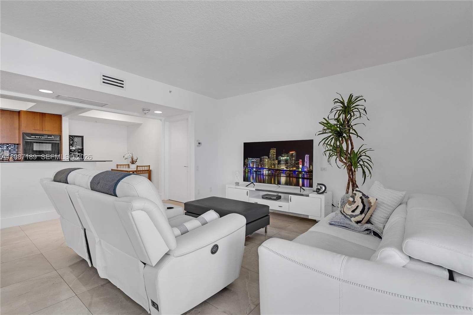 1500 Ocean Dr 505 photo 7