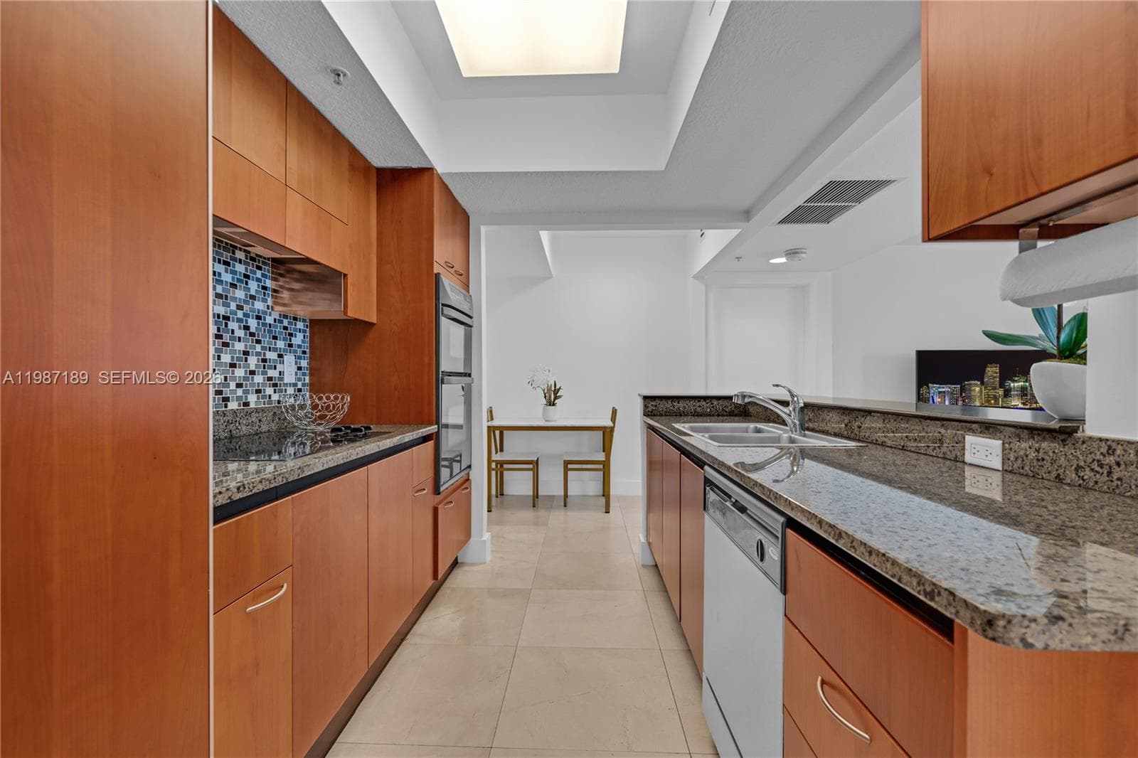 1500 Ocean Dr 505 photo 14