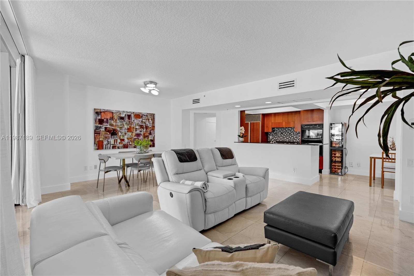 1500 Ocean Dr 505 photo 4