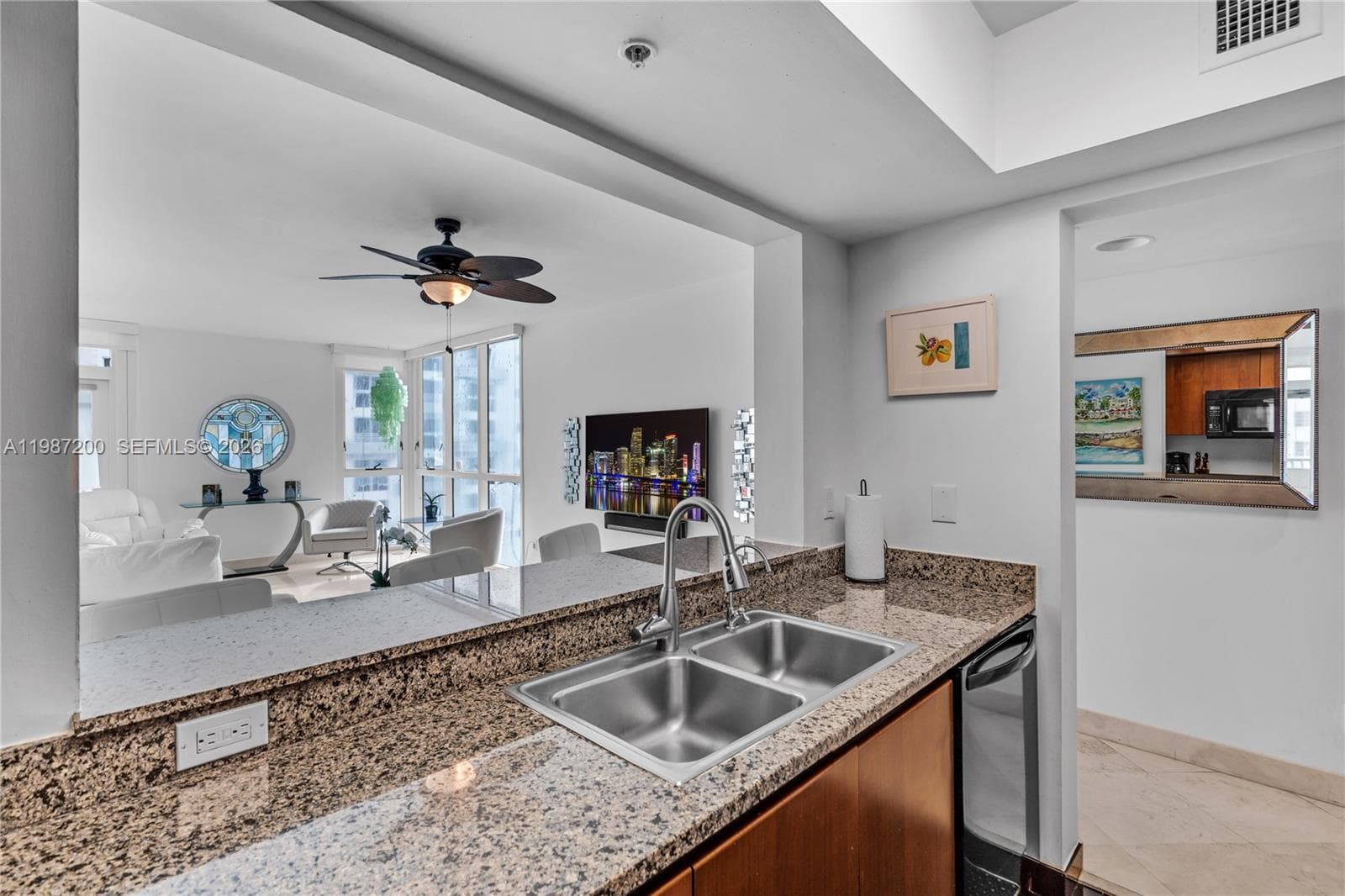 1500 Ocean Dr 907 photo 9