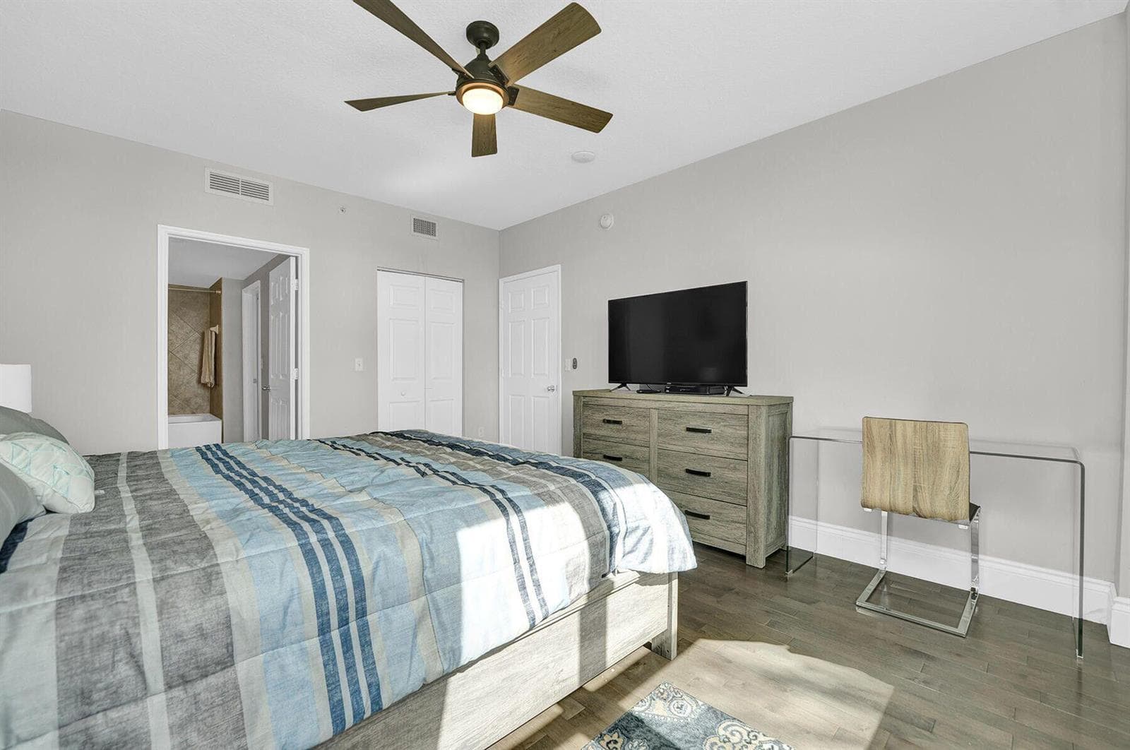 100 NE 6th Street 203 photo 16