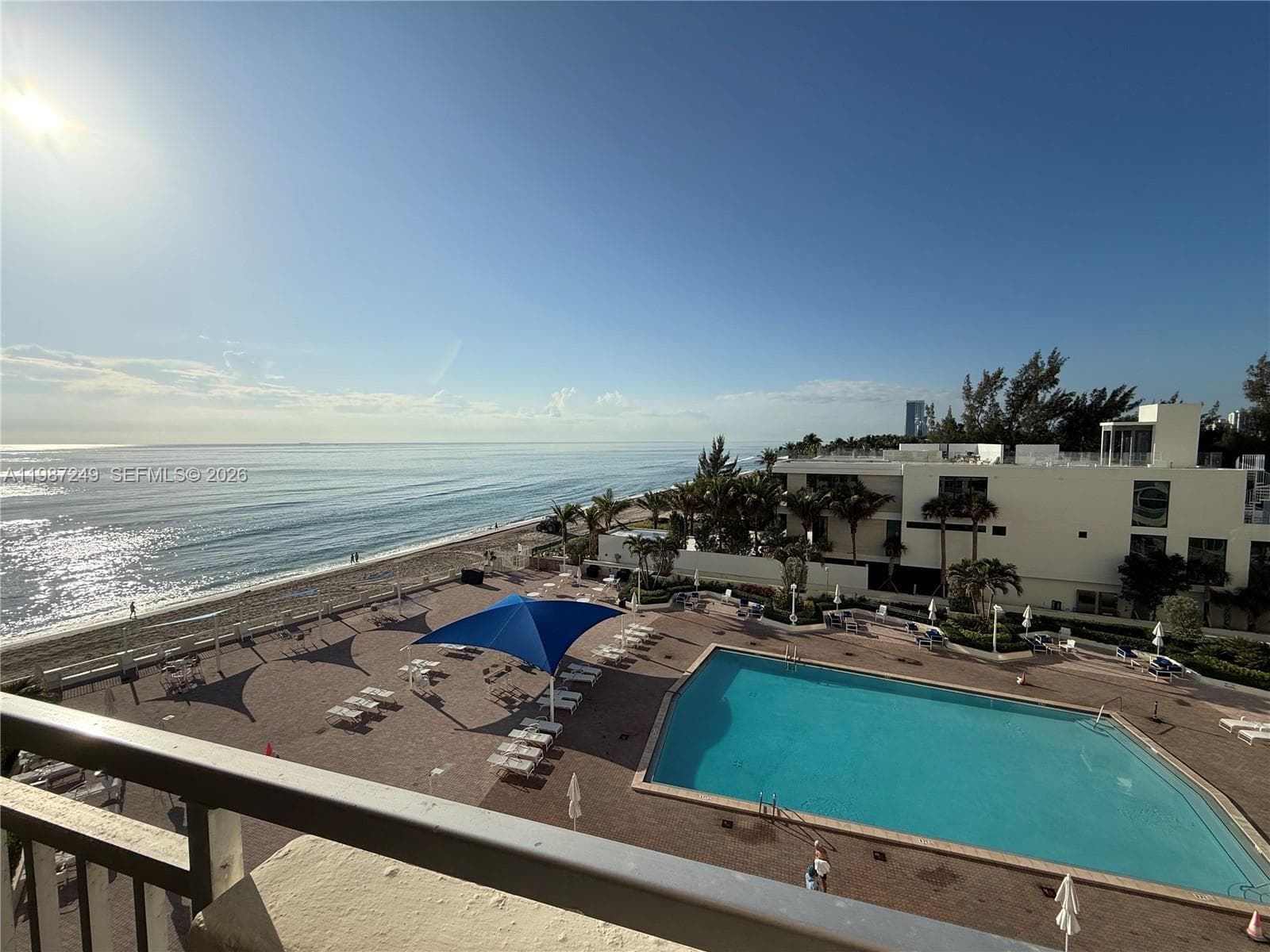 3180 S Ocean Dr 509 photo 1