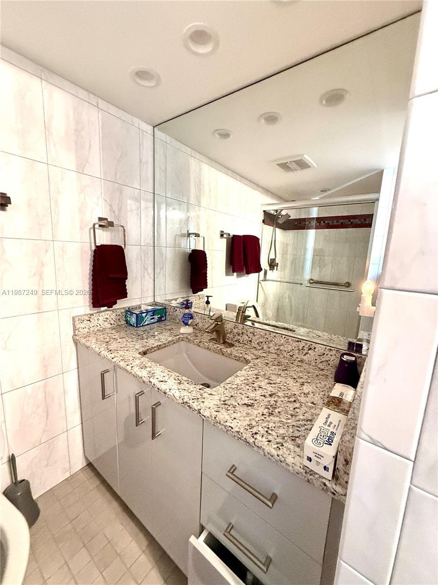3180 S Ocean Dr 509 photo 14