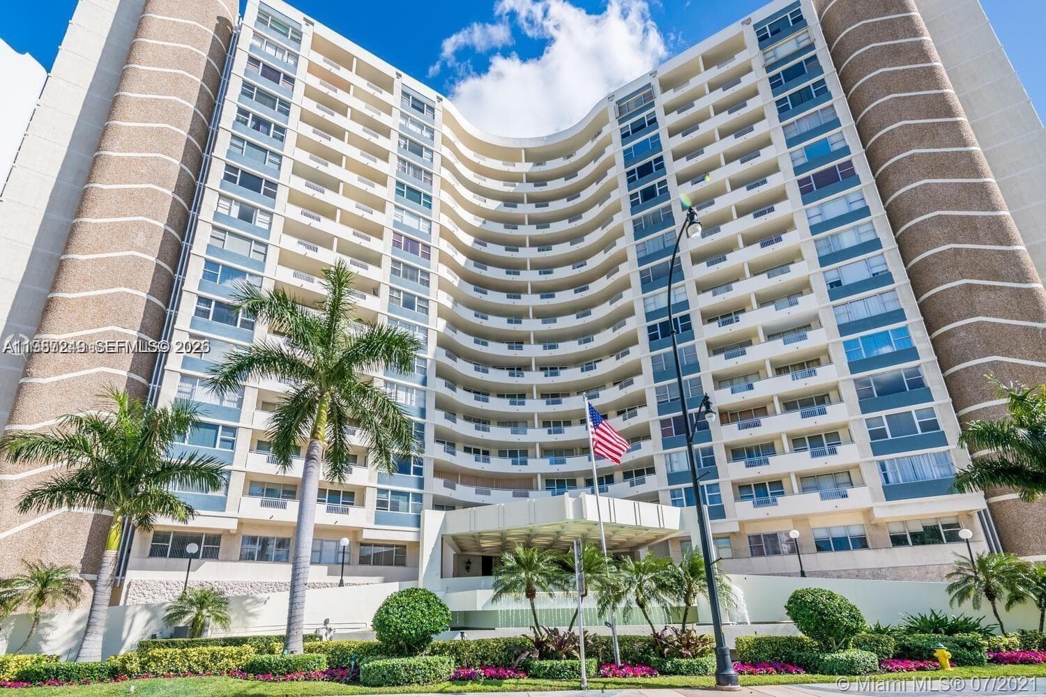3180 S Ocean Dr 509 photo 25