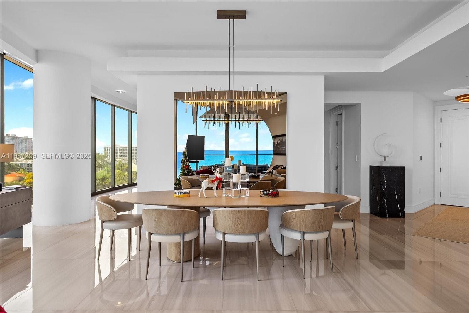 17901 COLLINS 604 photo 11