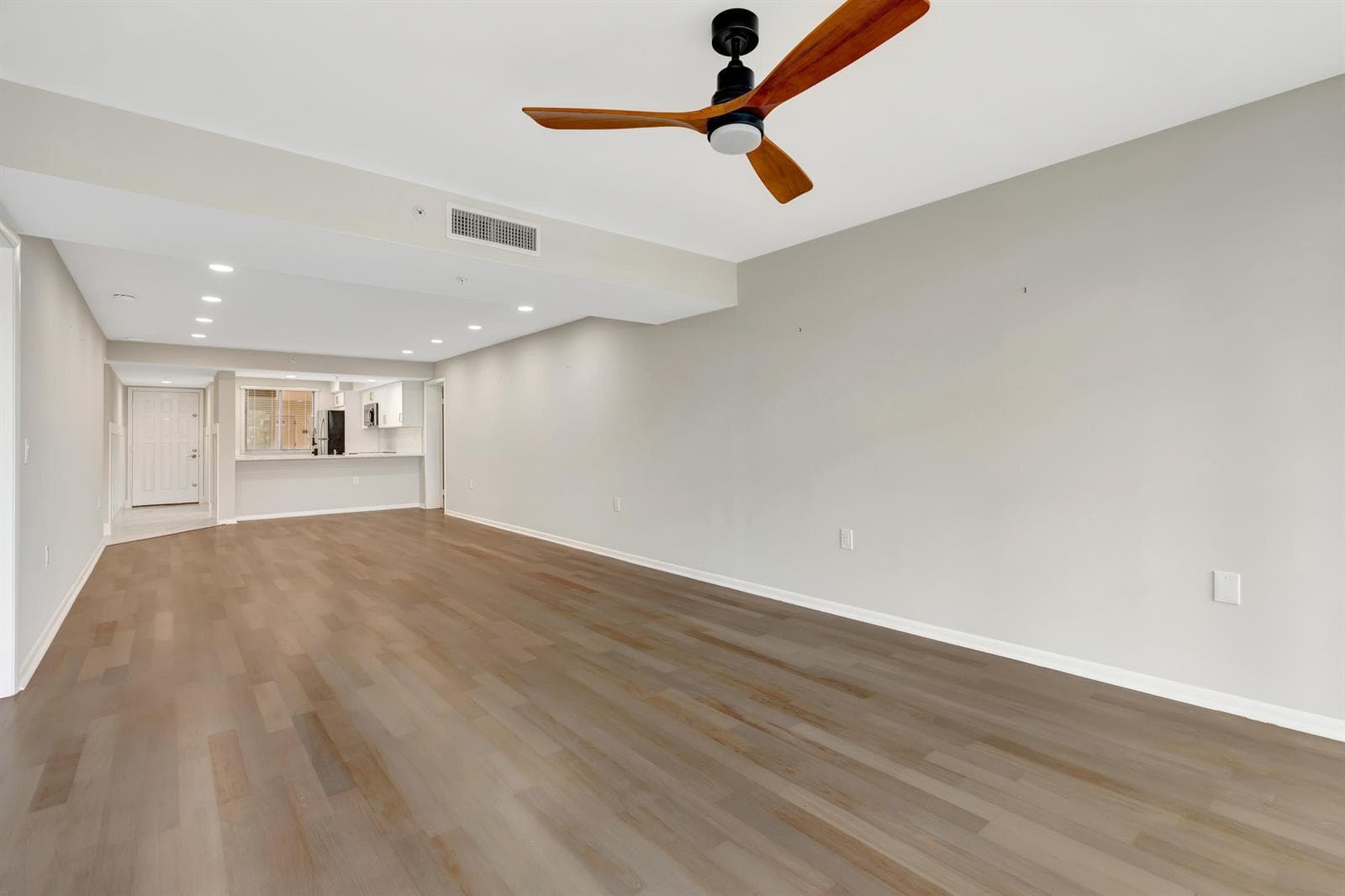 2501 Marina Isle Way 104 photo 17