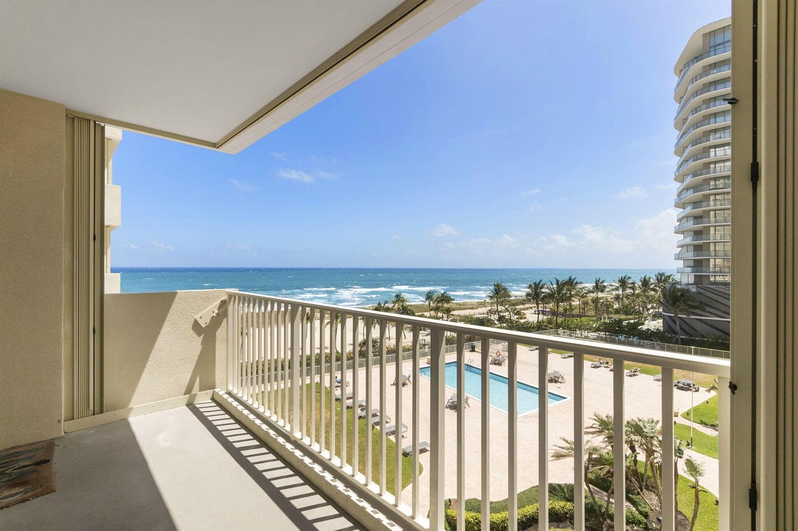 750 N Ocean Boulevard Apt 604 photo 2