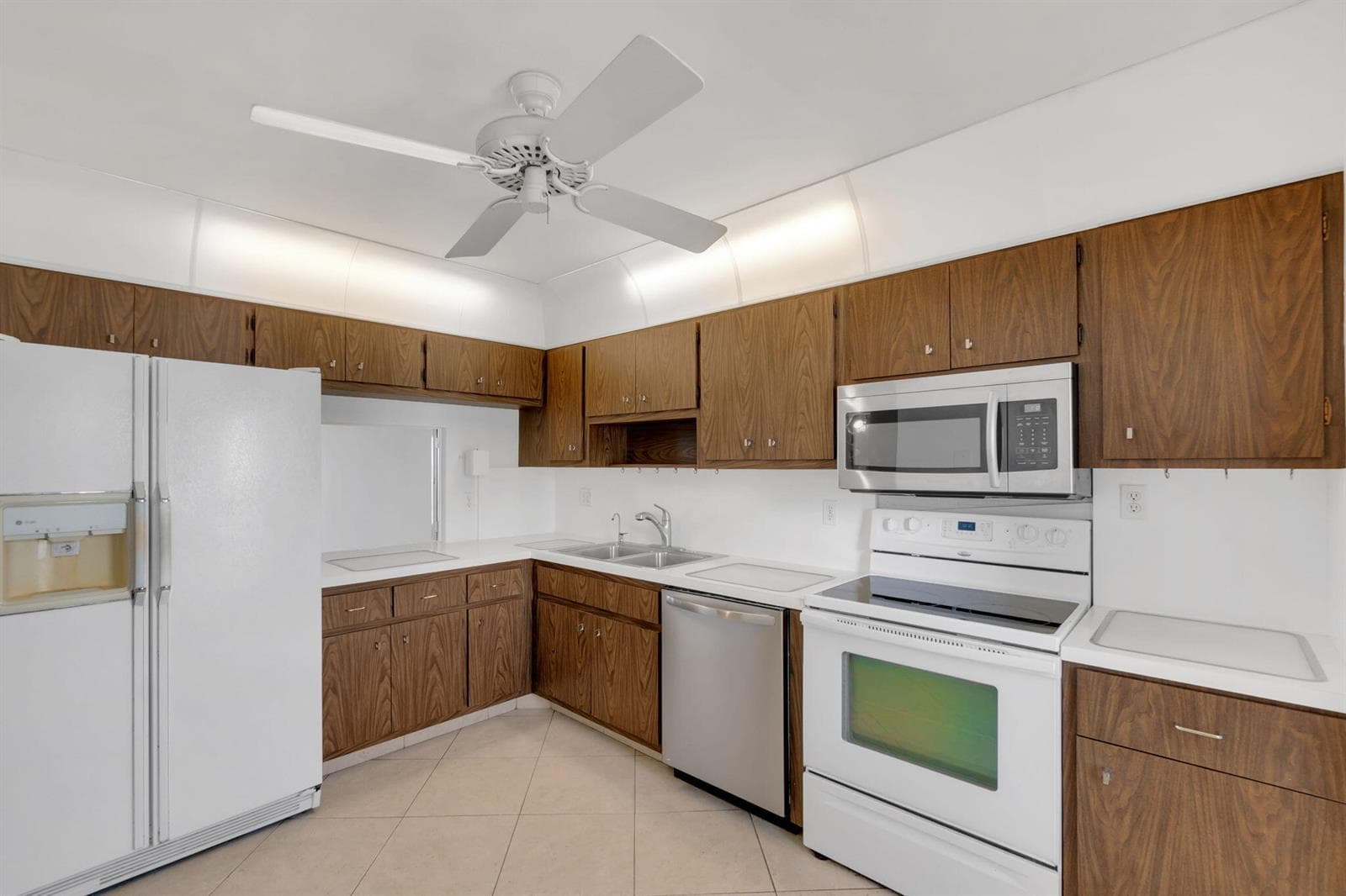 750 N Ocean Boulevard Apt 604 photo 13