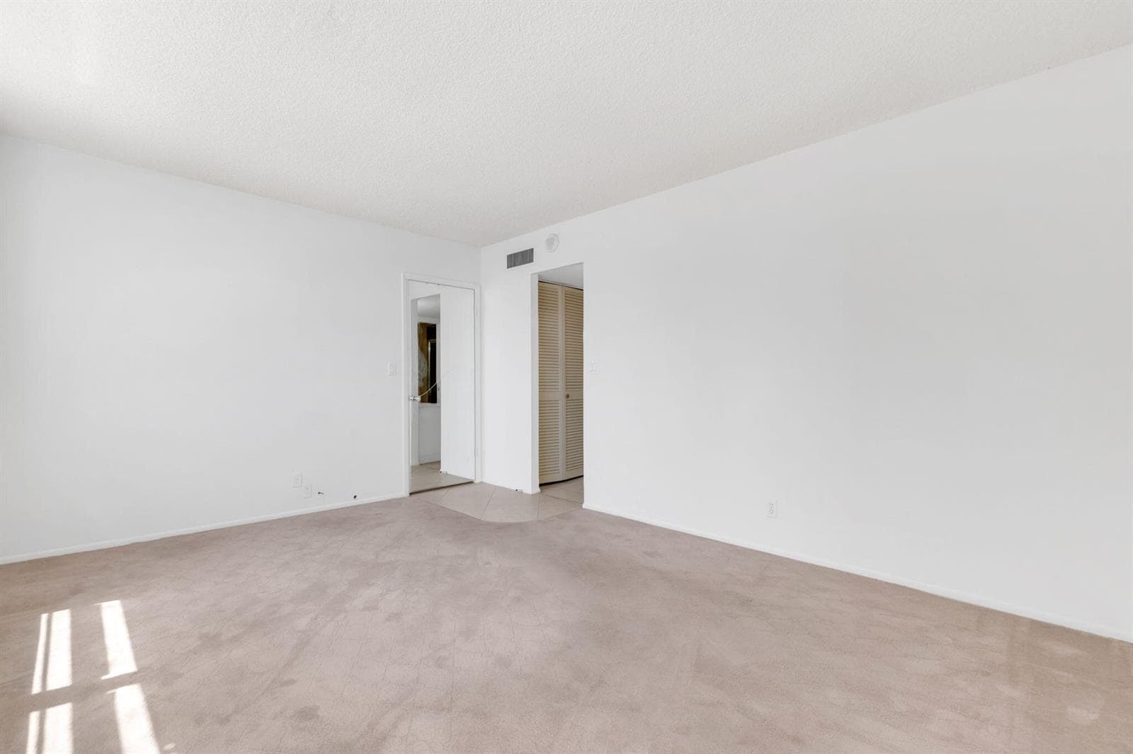 750 N Ocean Boulevard Apt 604 photo 20