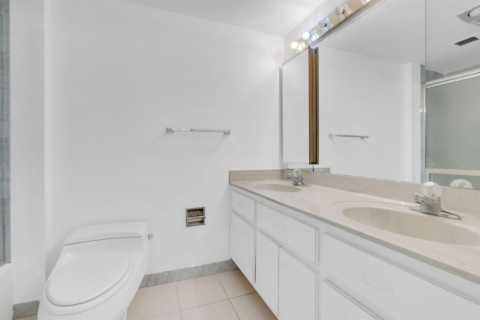 750 N Ocean Boulevard Apt 604 photo 24