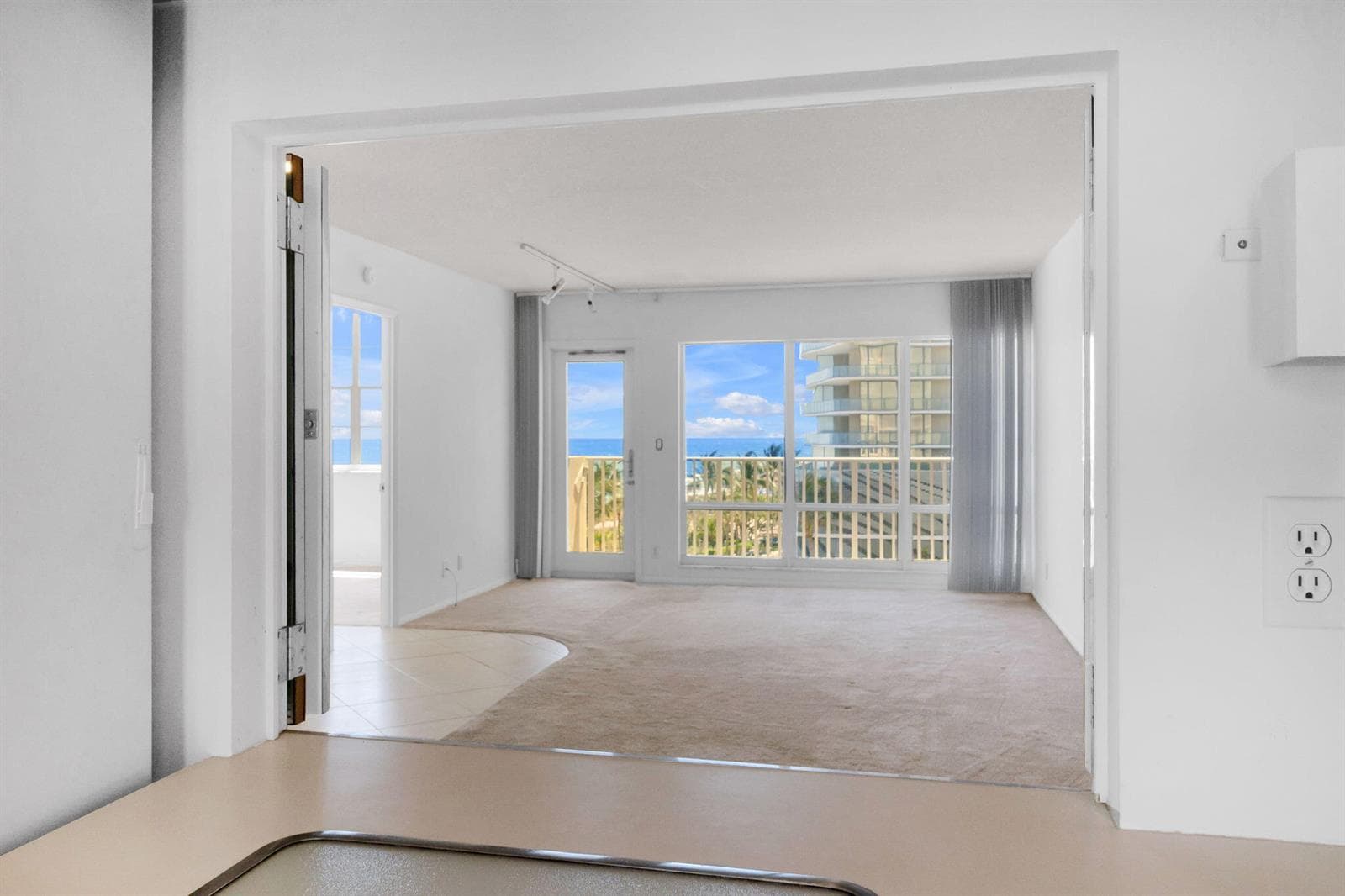 750 N Ocean Boulevard Apt 604 photo 11