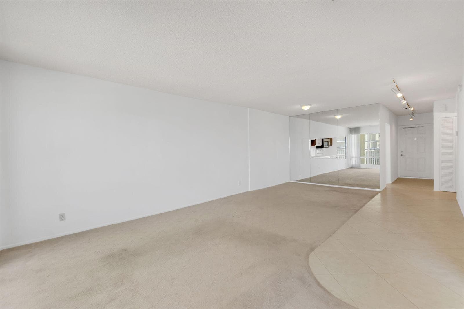 750 N Ocean Boulevard Apt 604 photo 8