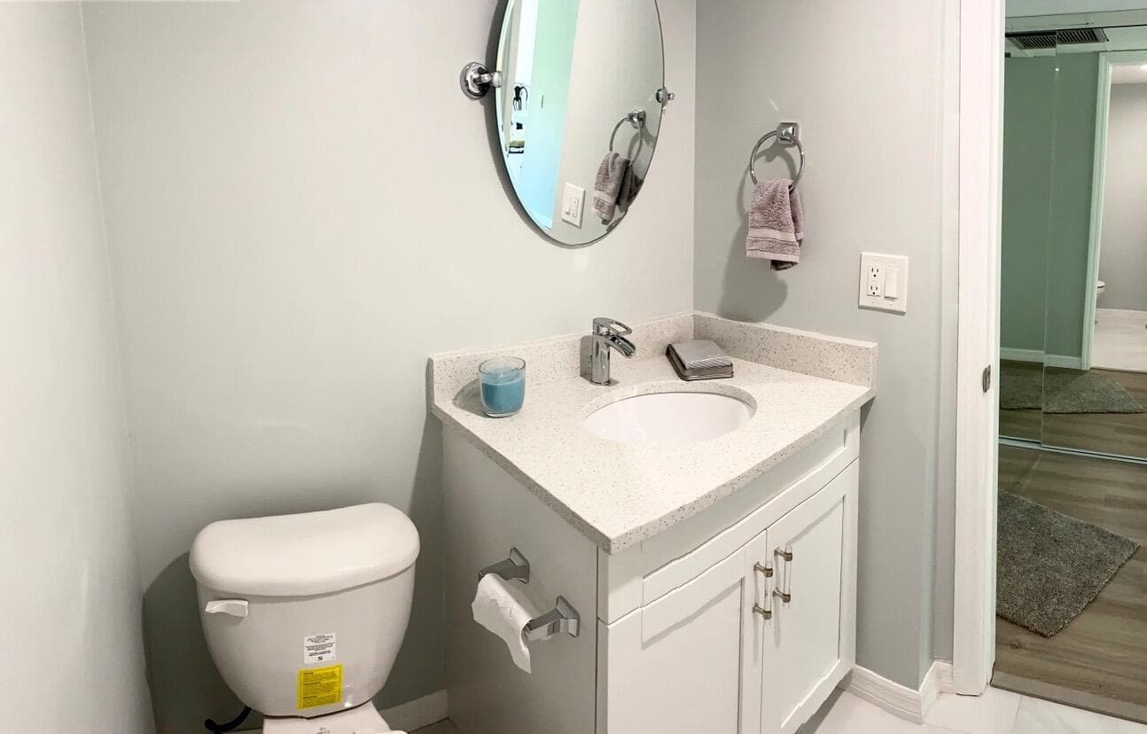 859 Jeffery Street 311 photo 16
