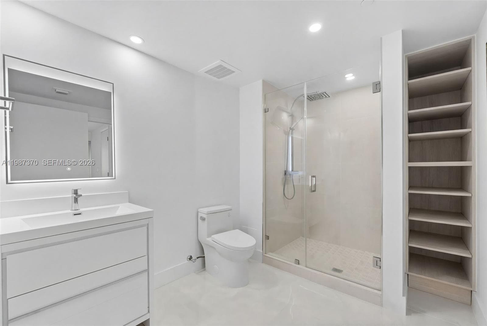1850 Ocean Dr 4206 photo 16